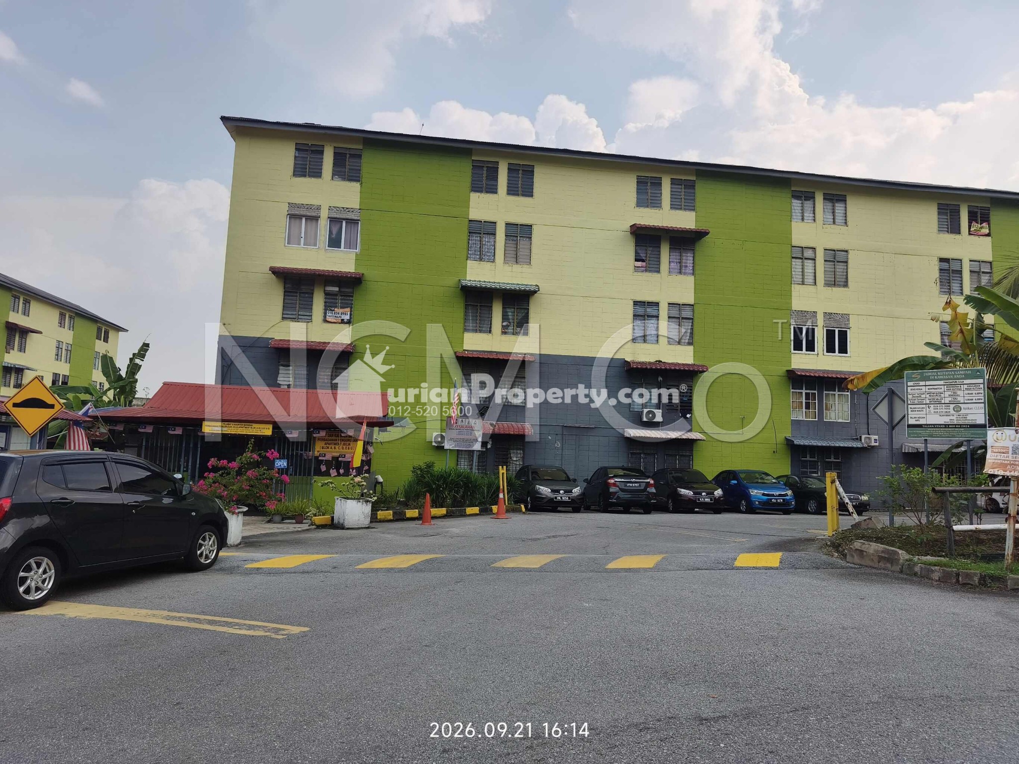 Apartment For Auction at Julia Apartment
