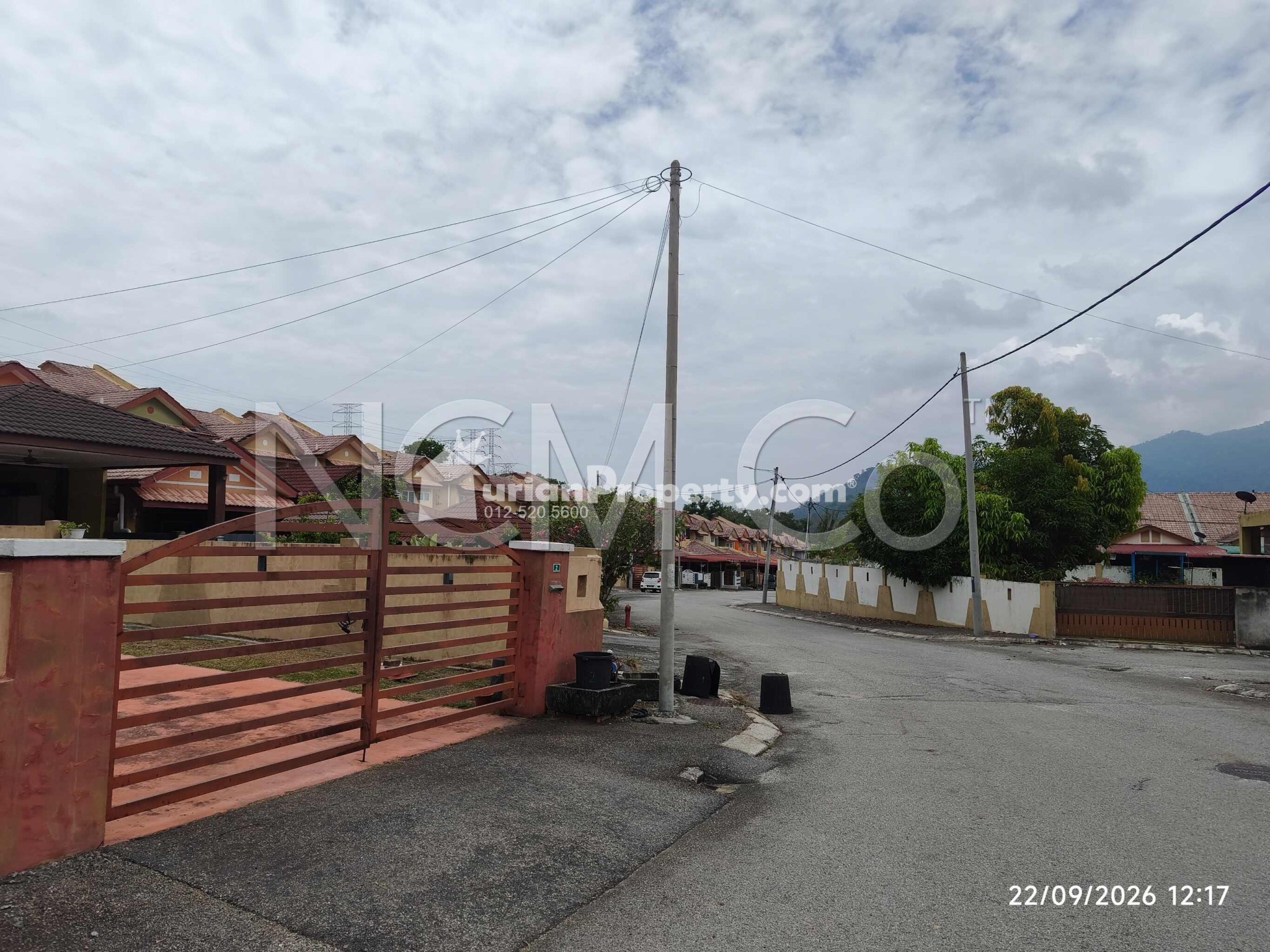 Terrace House For Auction at Taman Puncak Bougainvillea