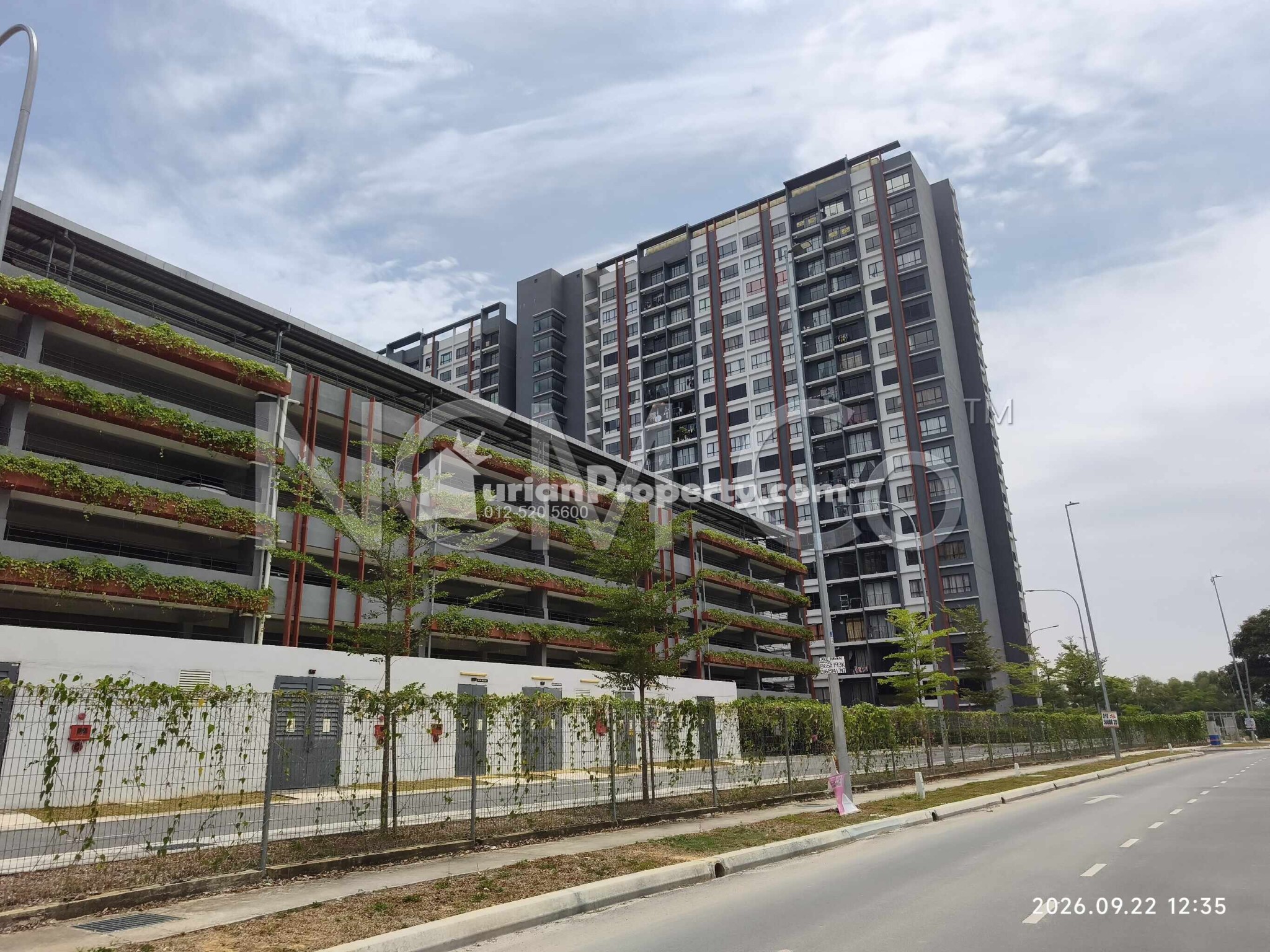 Apartment For Auction at E'island Lake Haven Residence
