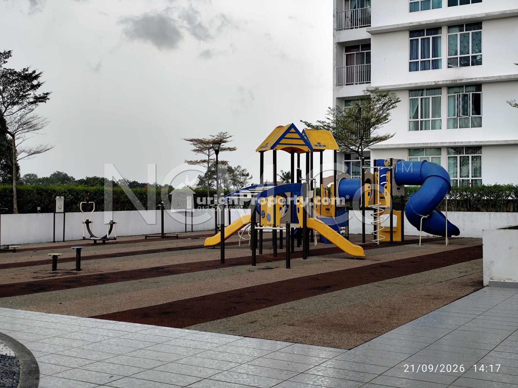 Serviced Residence For Auction at Twin Danga Residence