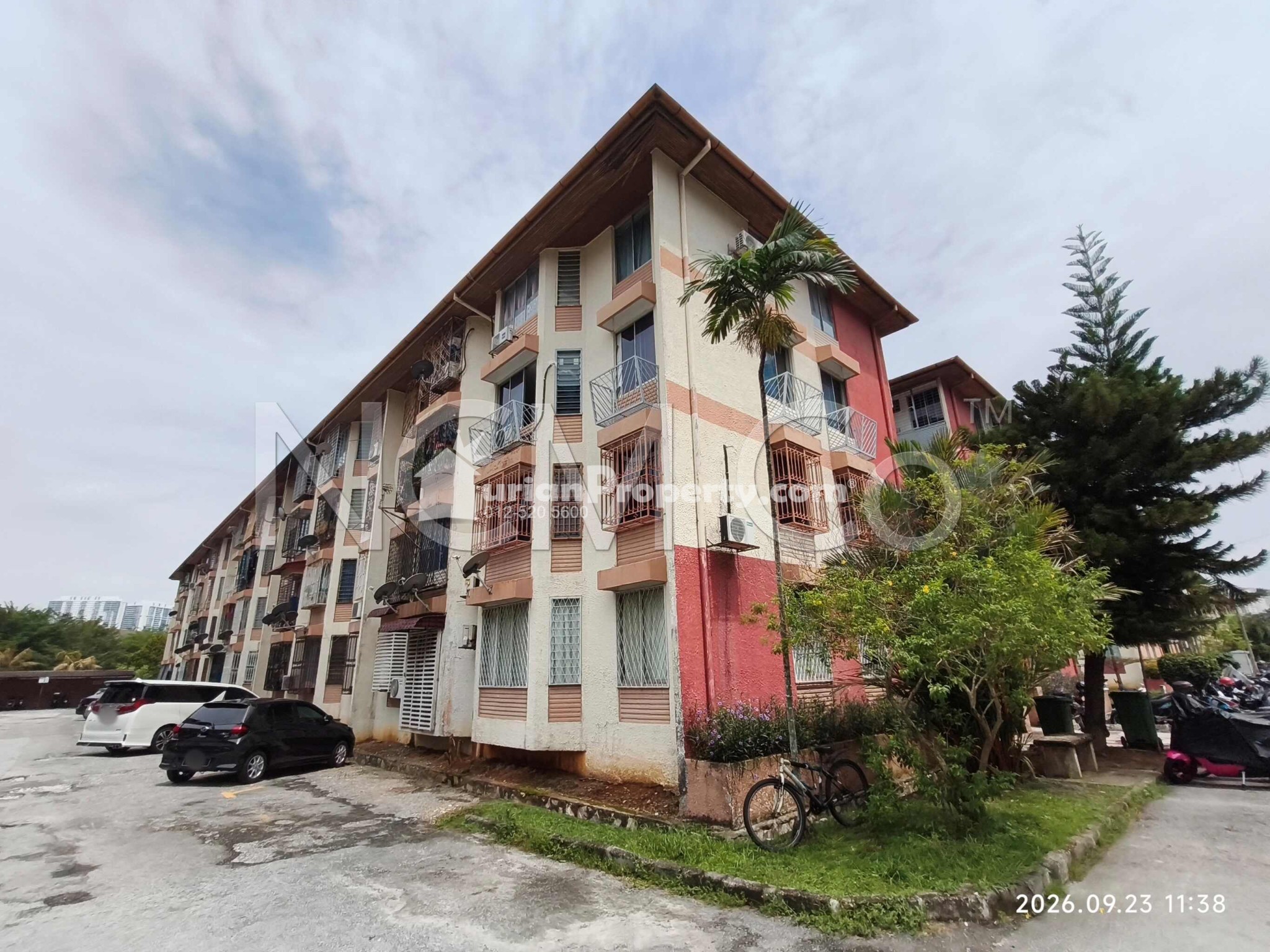 Apartment For Auction at Rampai Court