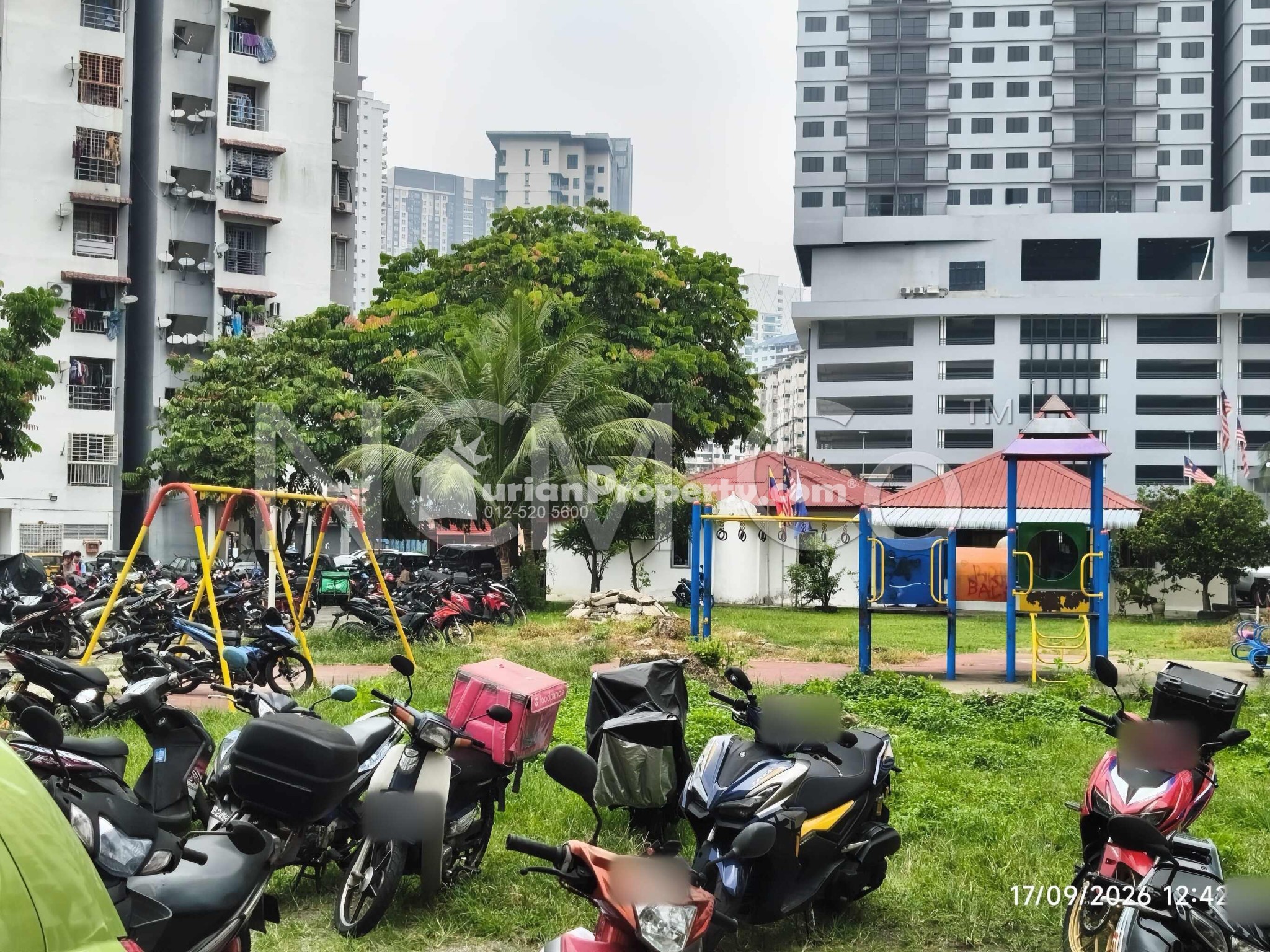Apartment For Auction at Teratai Mewah Condominium