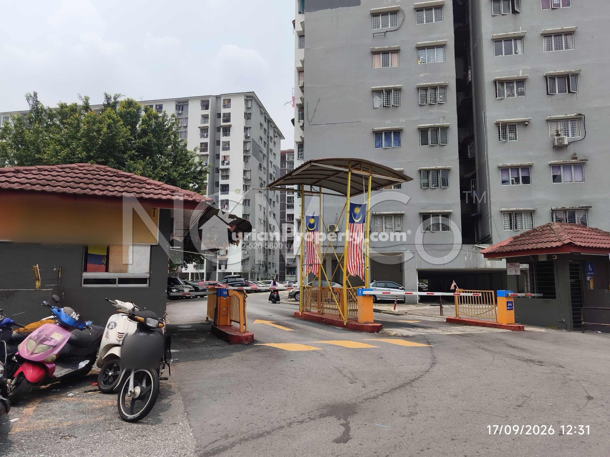 Apartment For Auction at Teratai Mewah Condominium