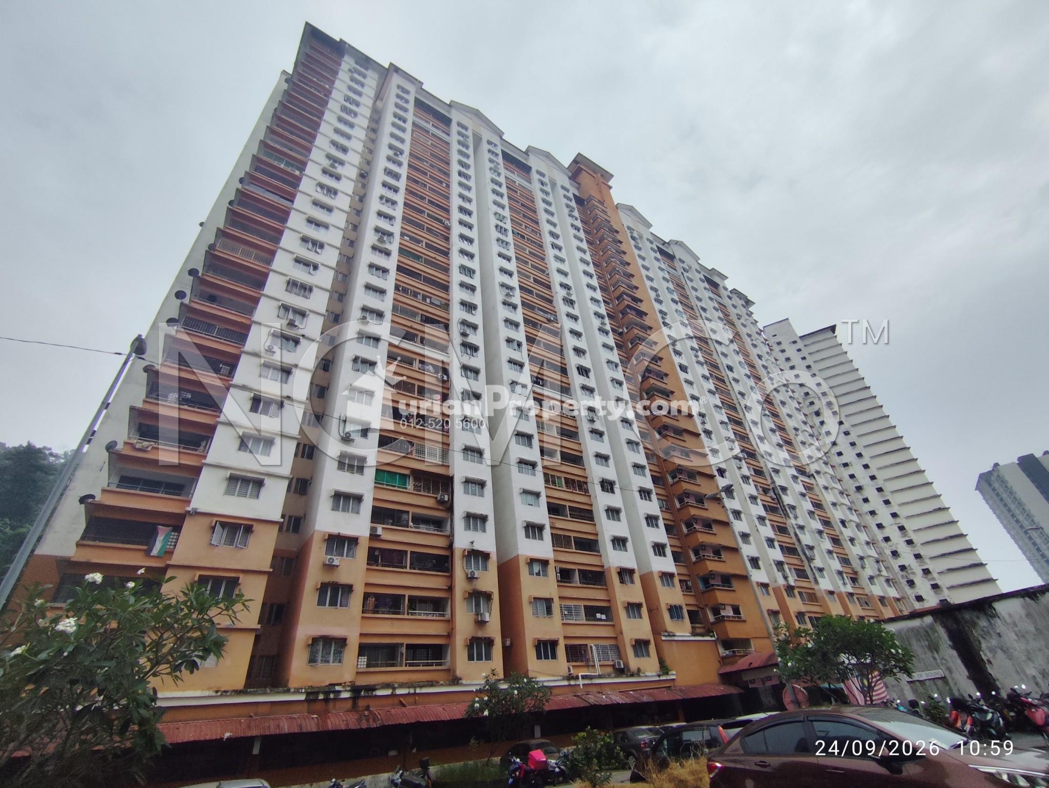 Apartment For Auction at Flora Damansara Apartment