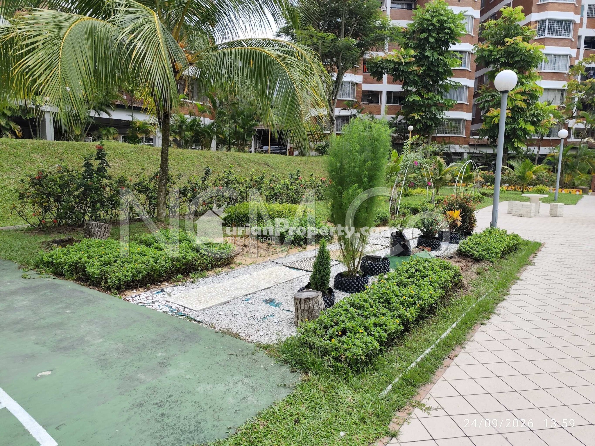 Condo For Auction at Green Acre Park