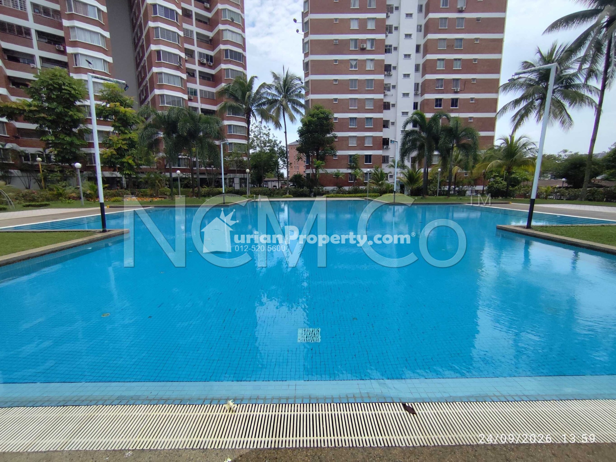 Condo For Auction at Green Acre Park