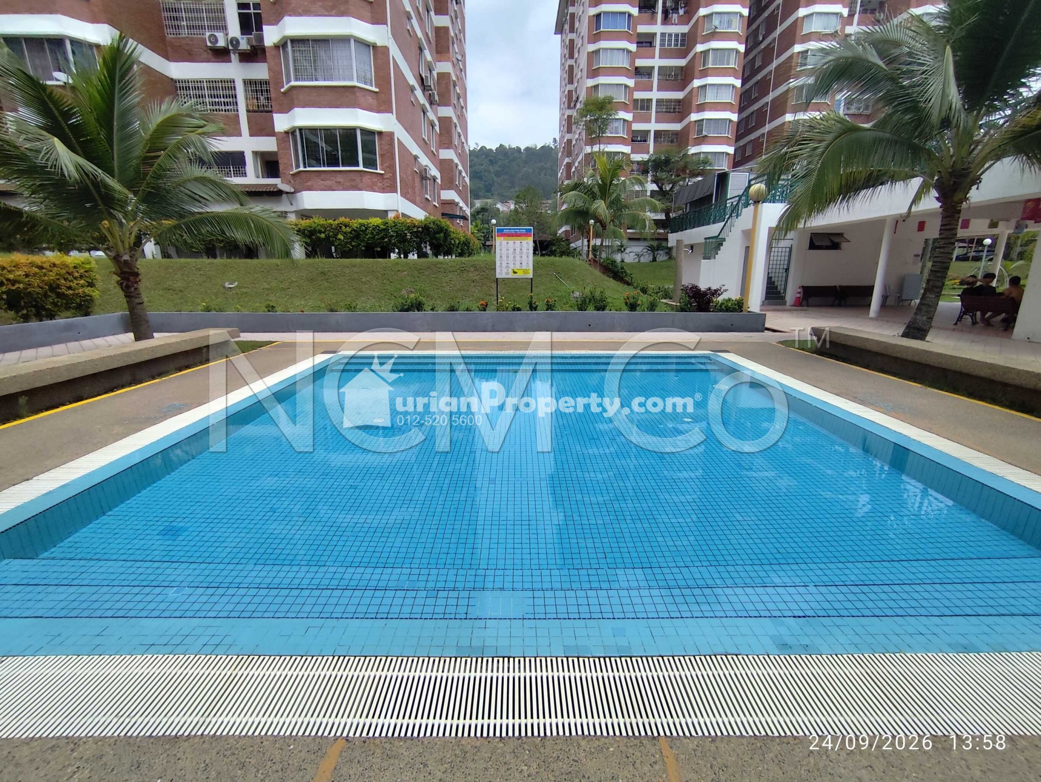 Condo For Auction at Green Acre Park