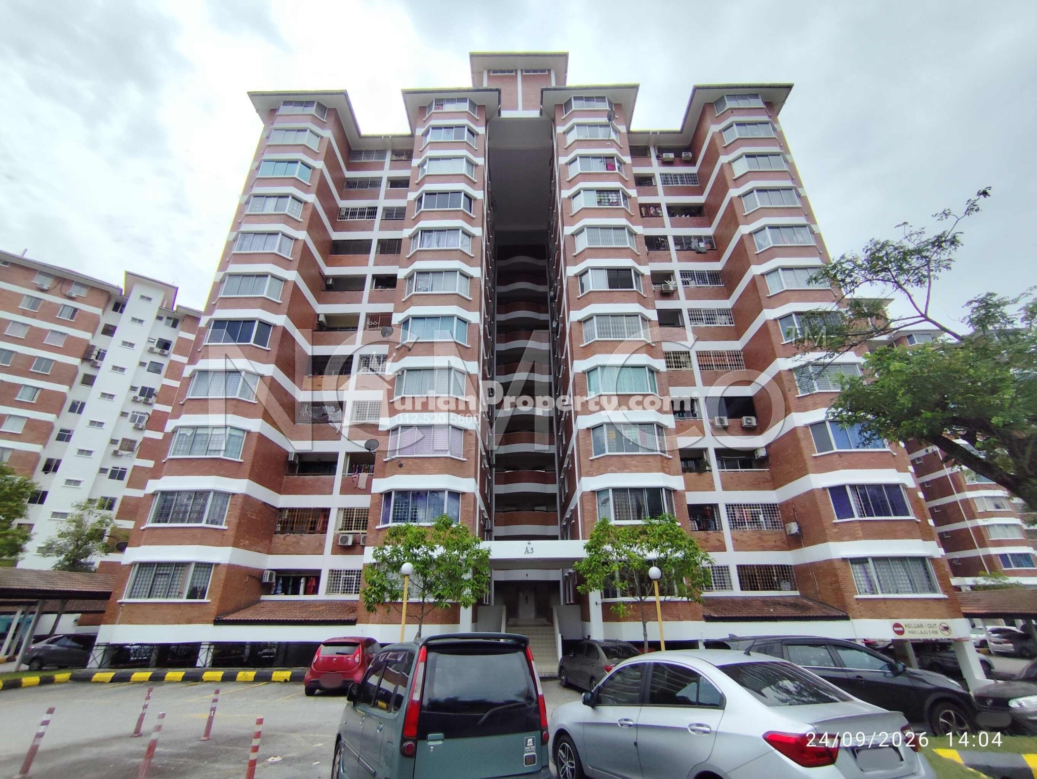 Condo For Auction at Green Acre Park