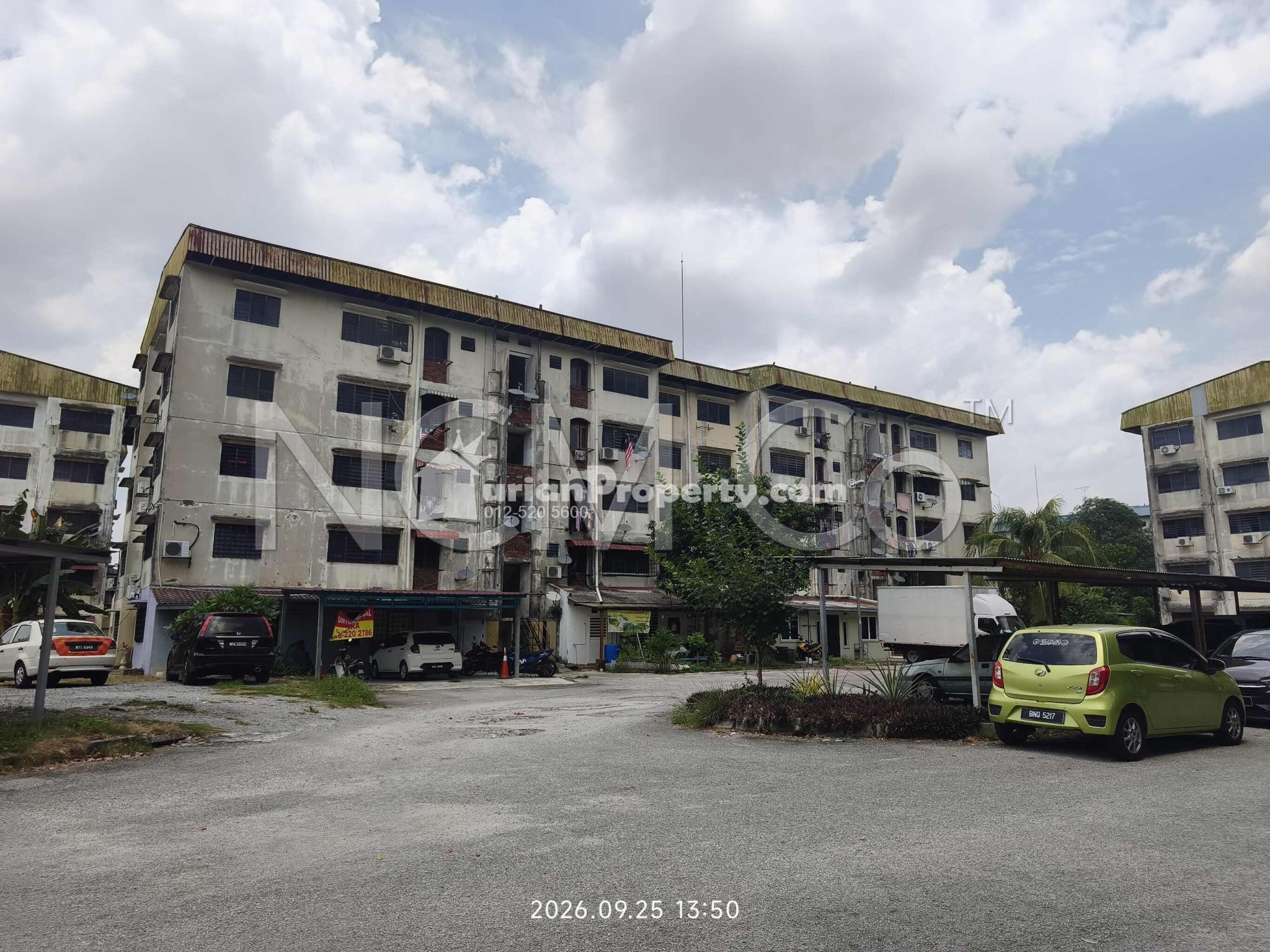 Apartment For Auction at Section 24