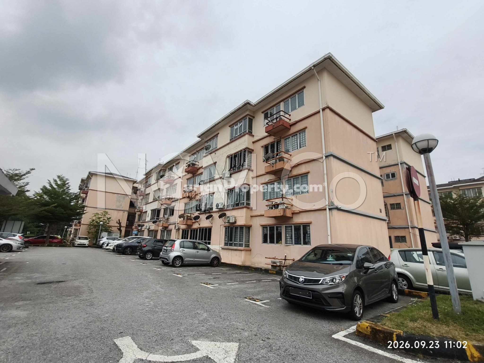 Apartment For Auction at SD Tiara Apartment