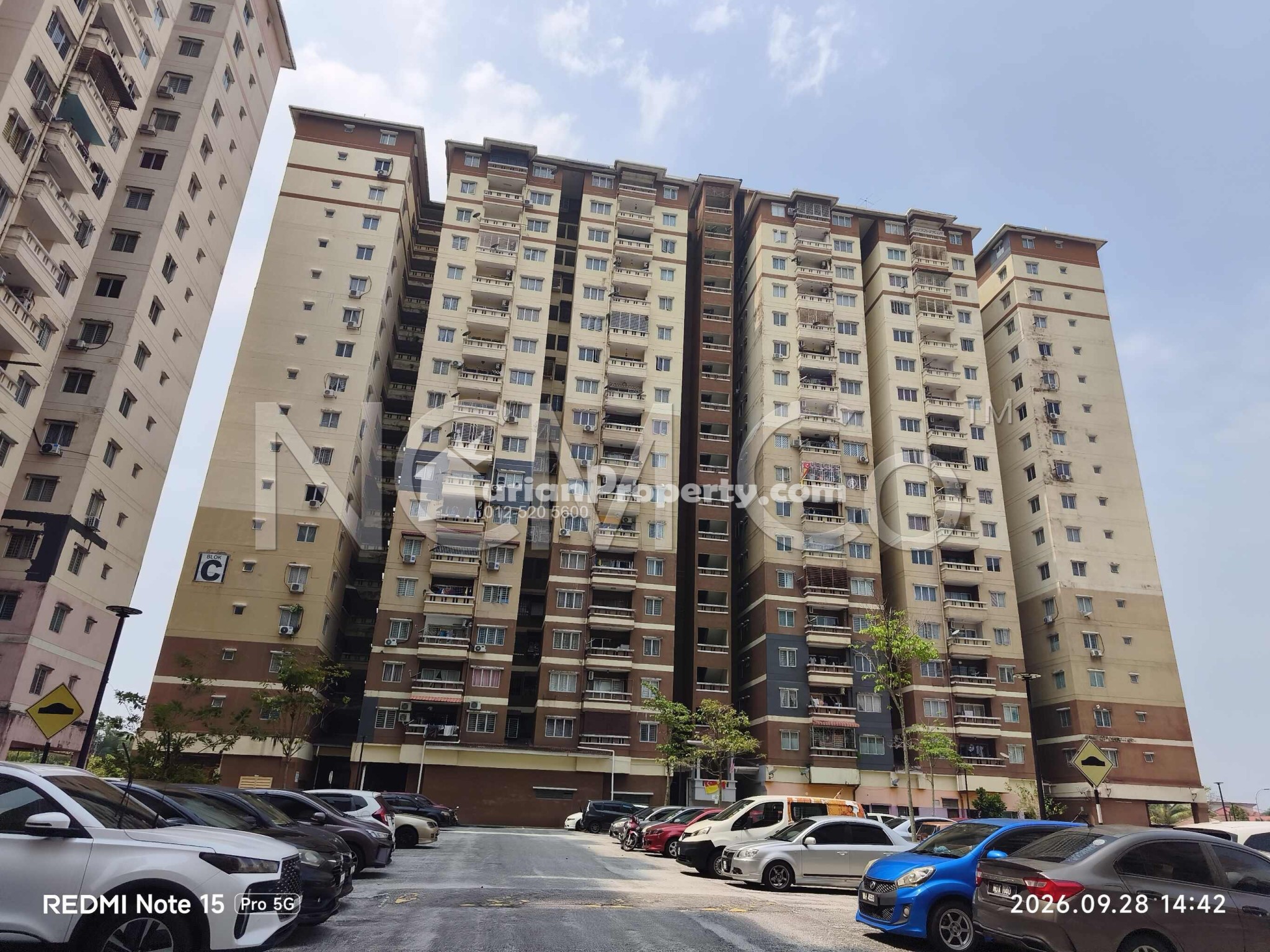 Apartment For Auction at Laguna Biru
