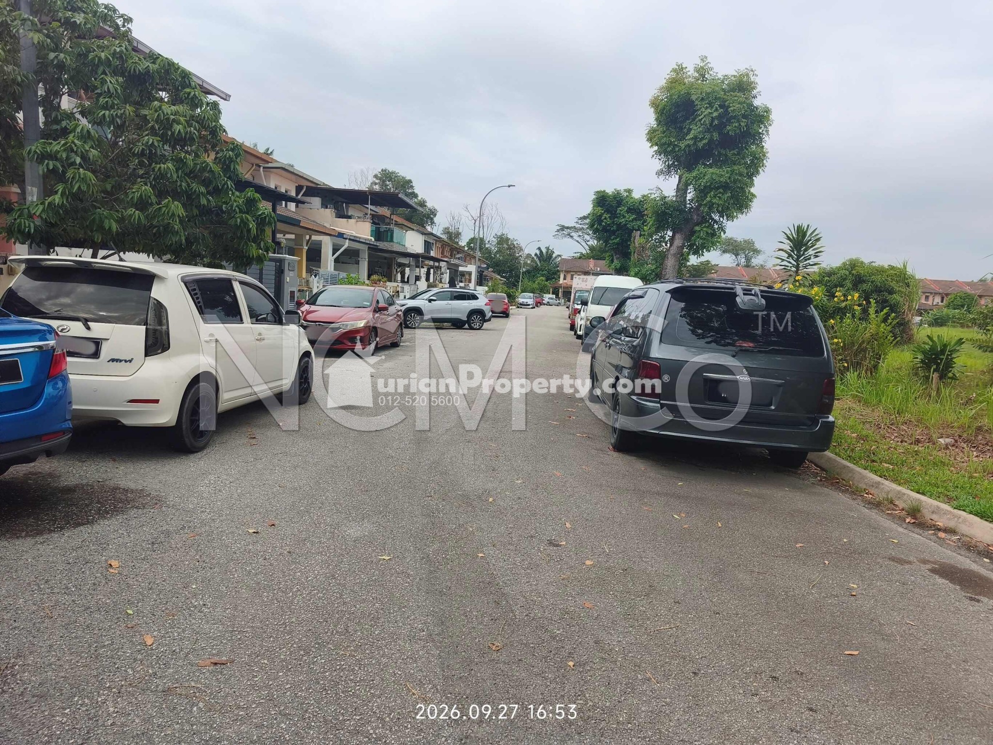 Terrace House For Auction at Kemuning Greenville