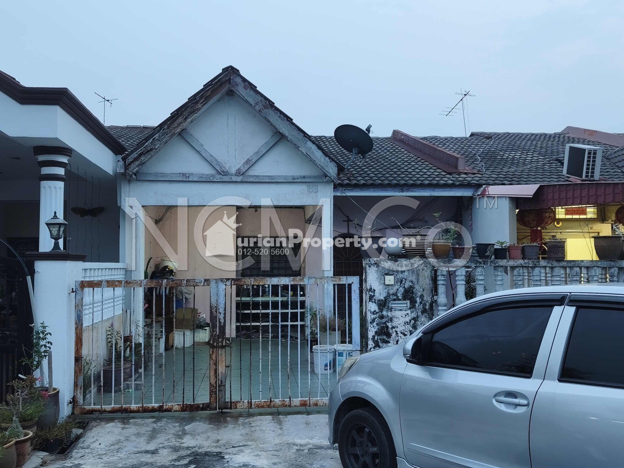 Terrace House For Auction at Taman Pendamar Indah