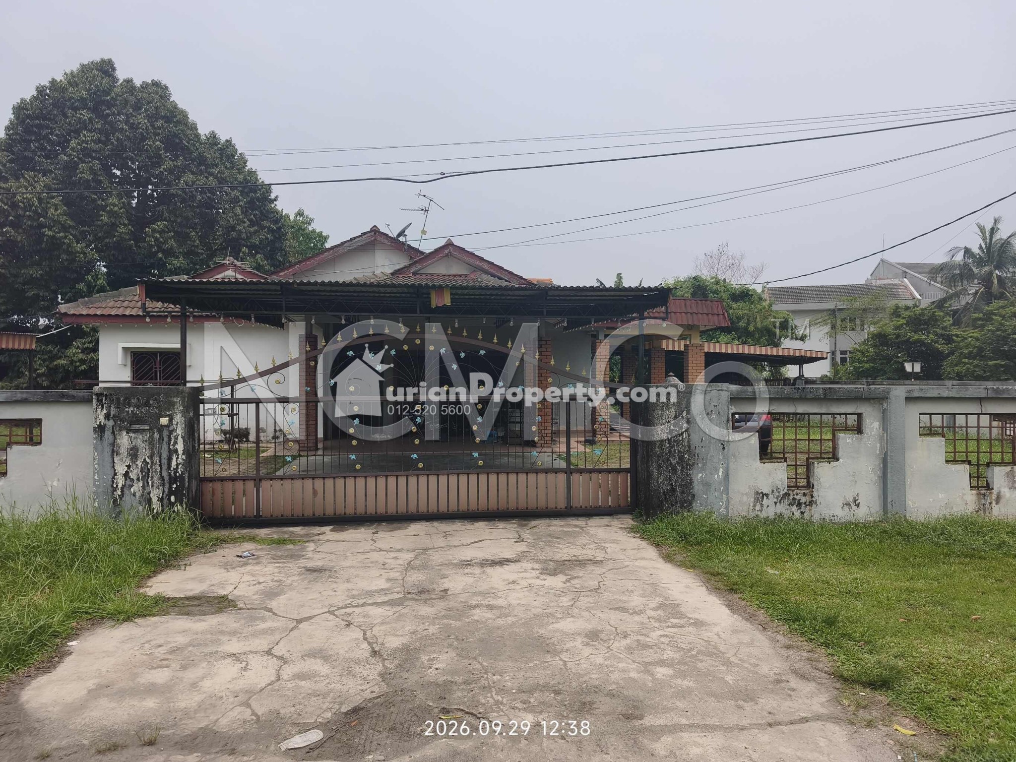 Bungalow House For Auction at Taman Alam Shah