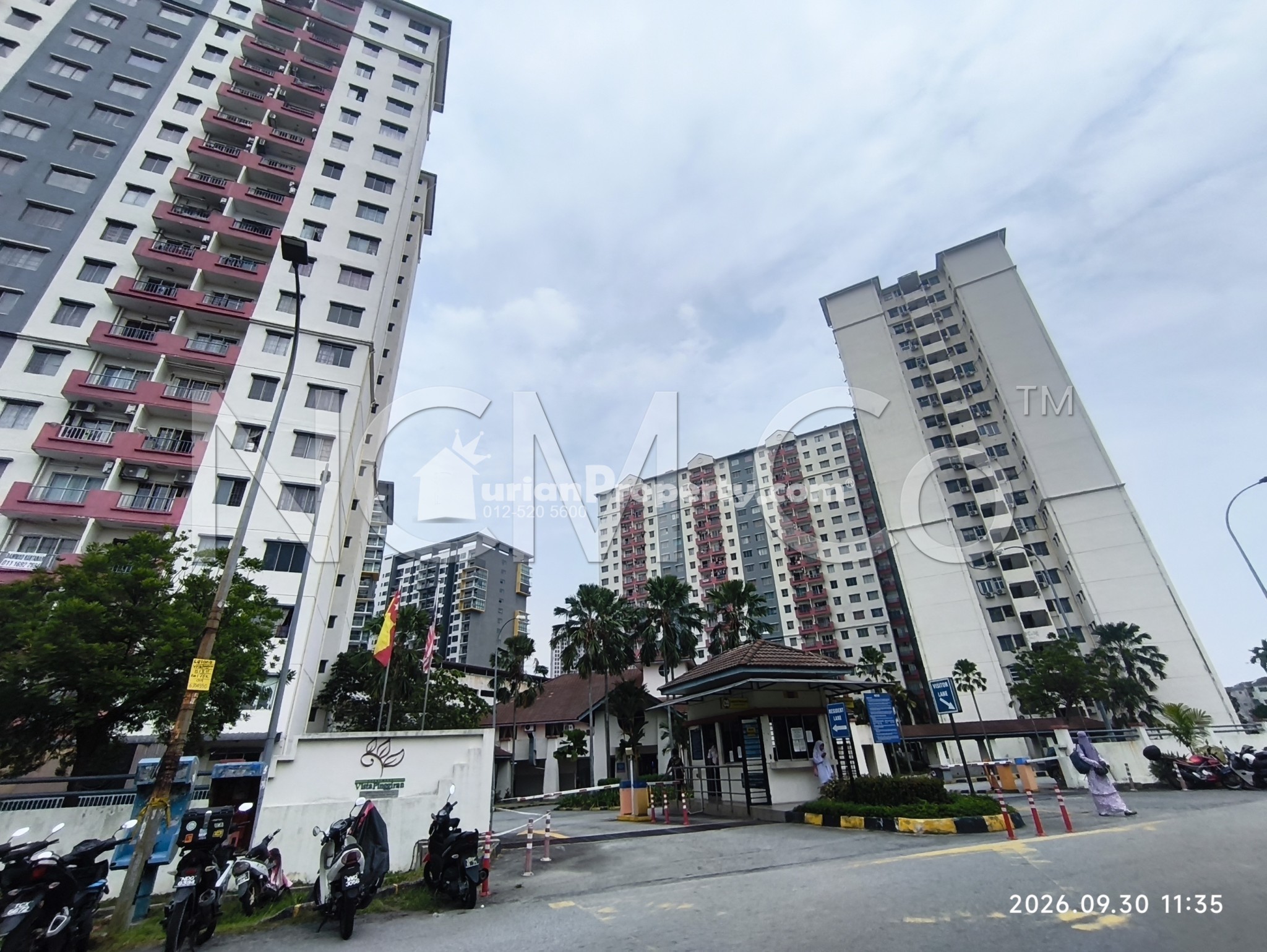 Apartment For Auction at Vista Pinggiran