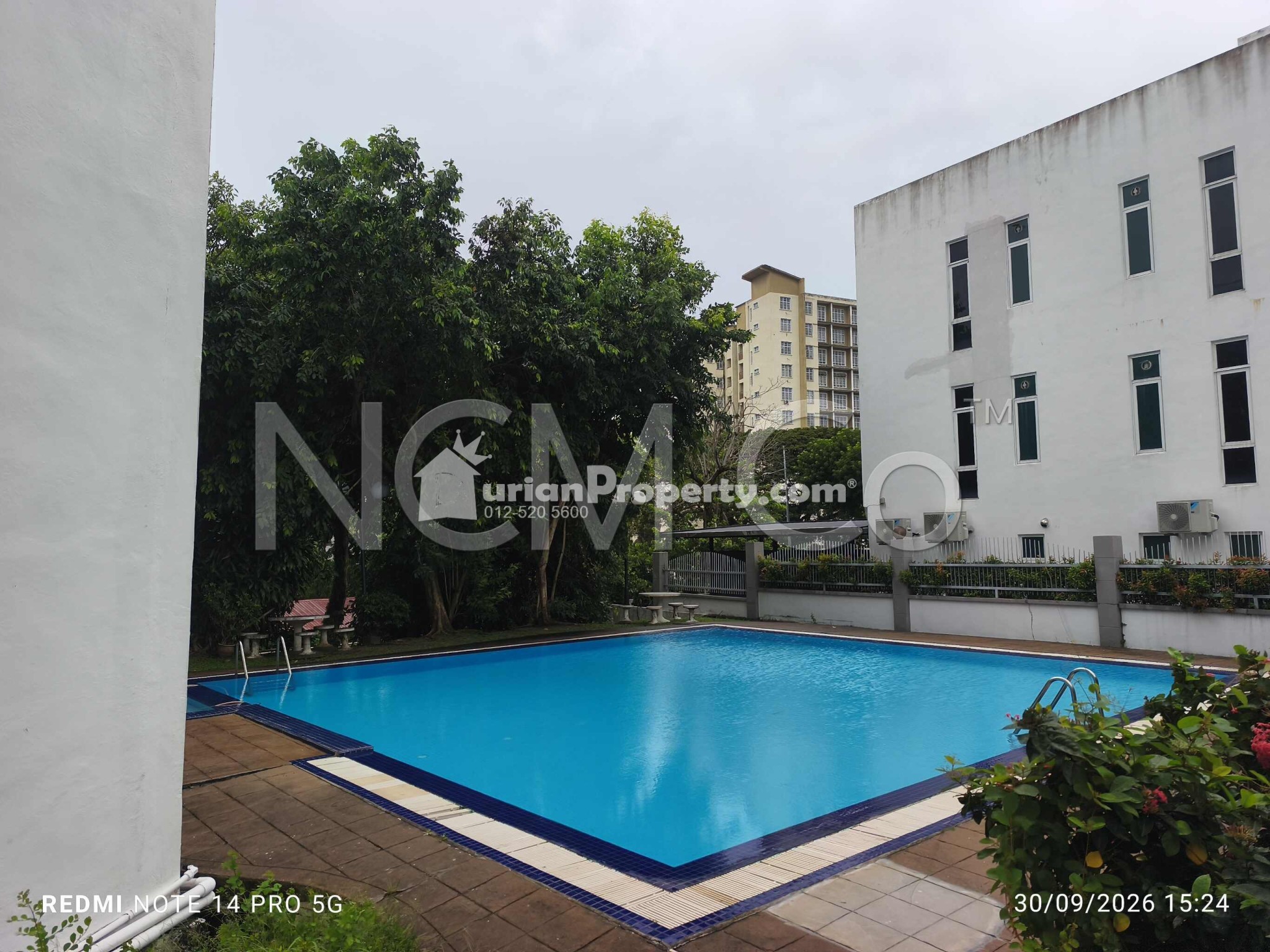 Apartment For Auction at Bukit Dumbar Permai