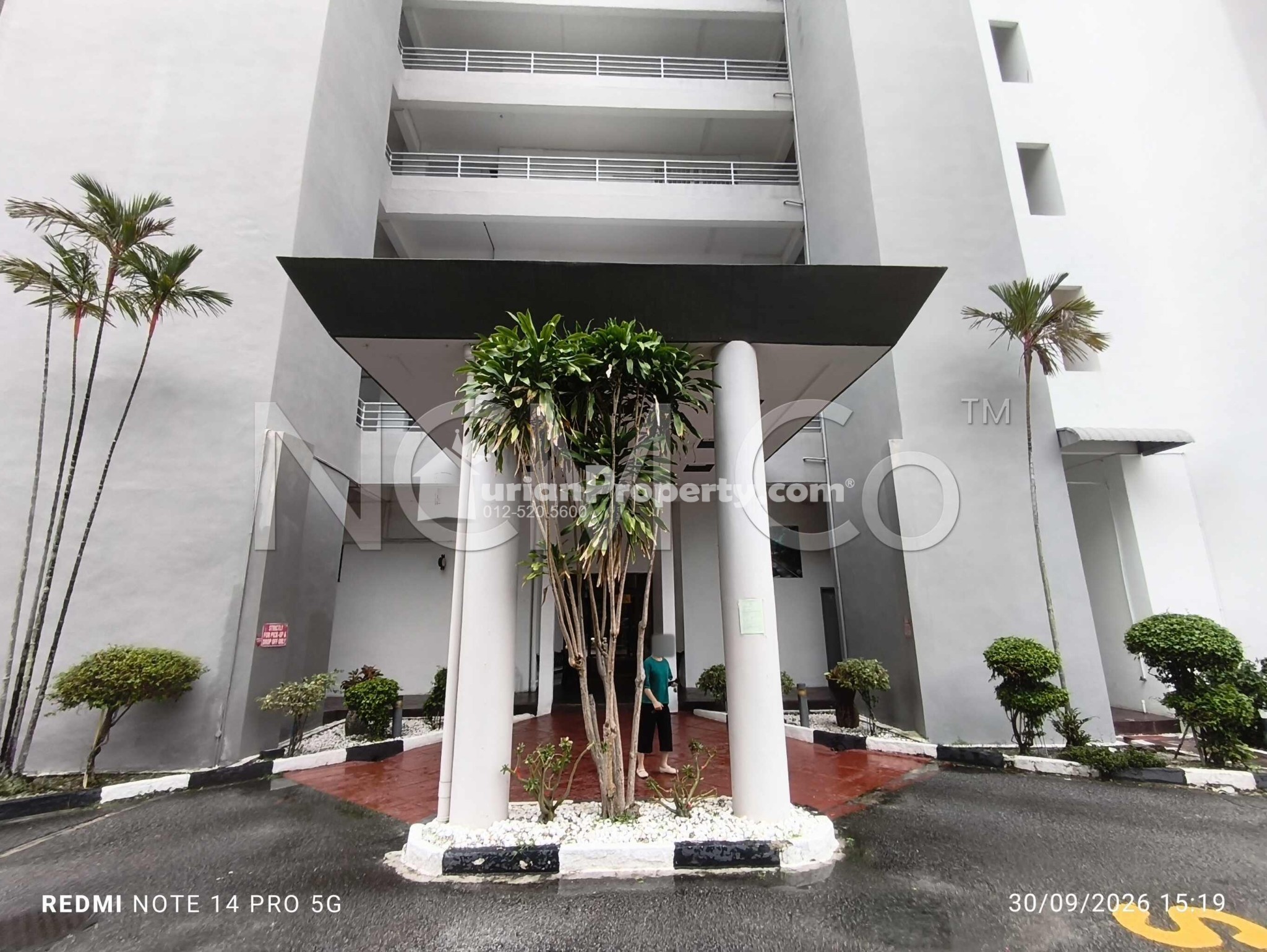 Apartment For Auction at Bukit Dumbar Permai