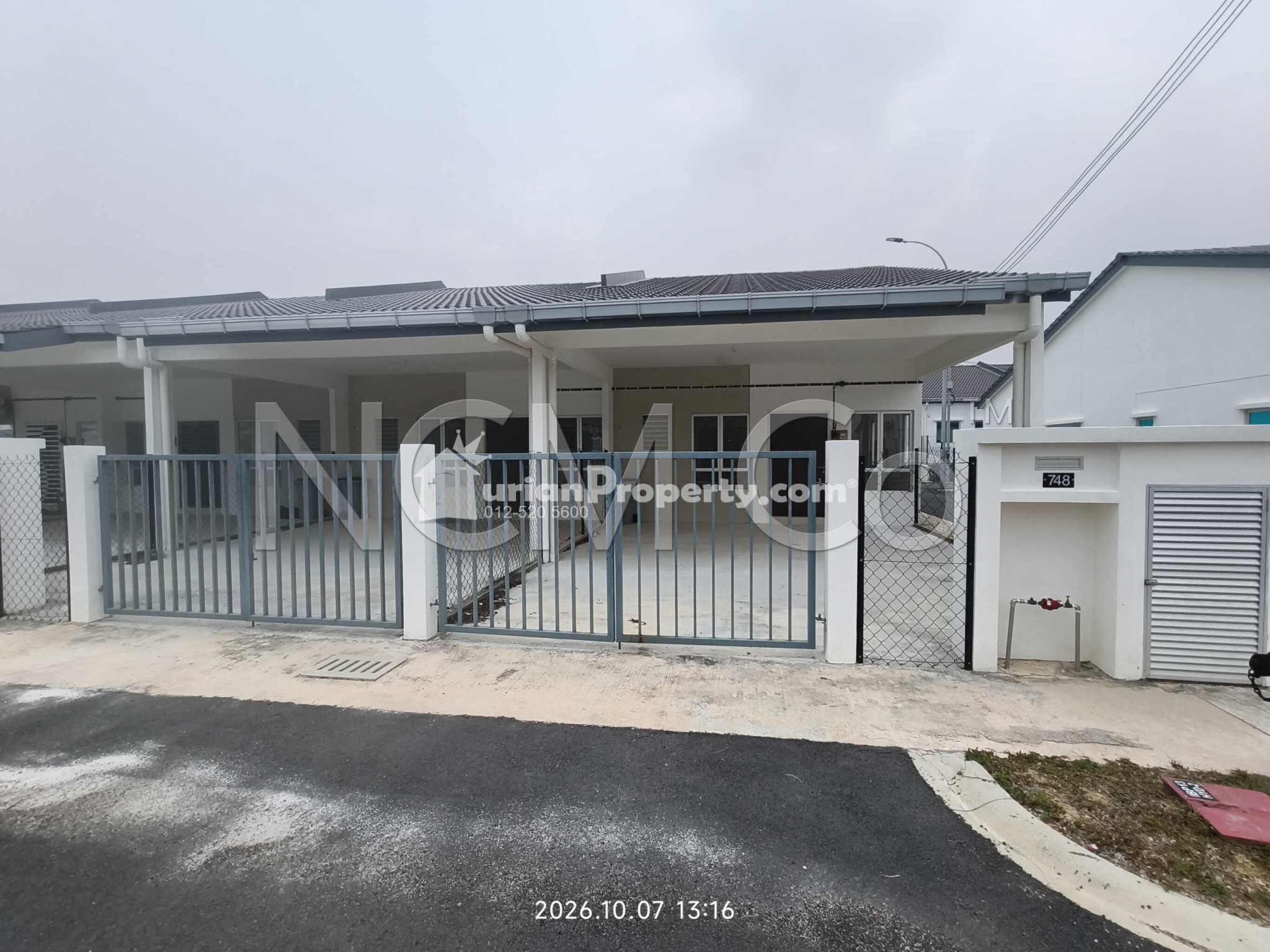 Terrace House For Auction at Iringan Bayu