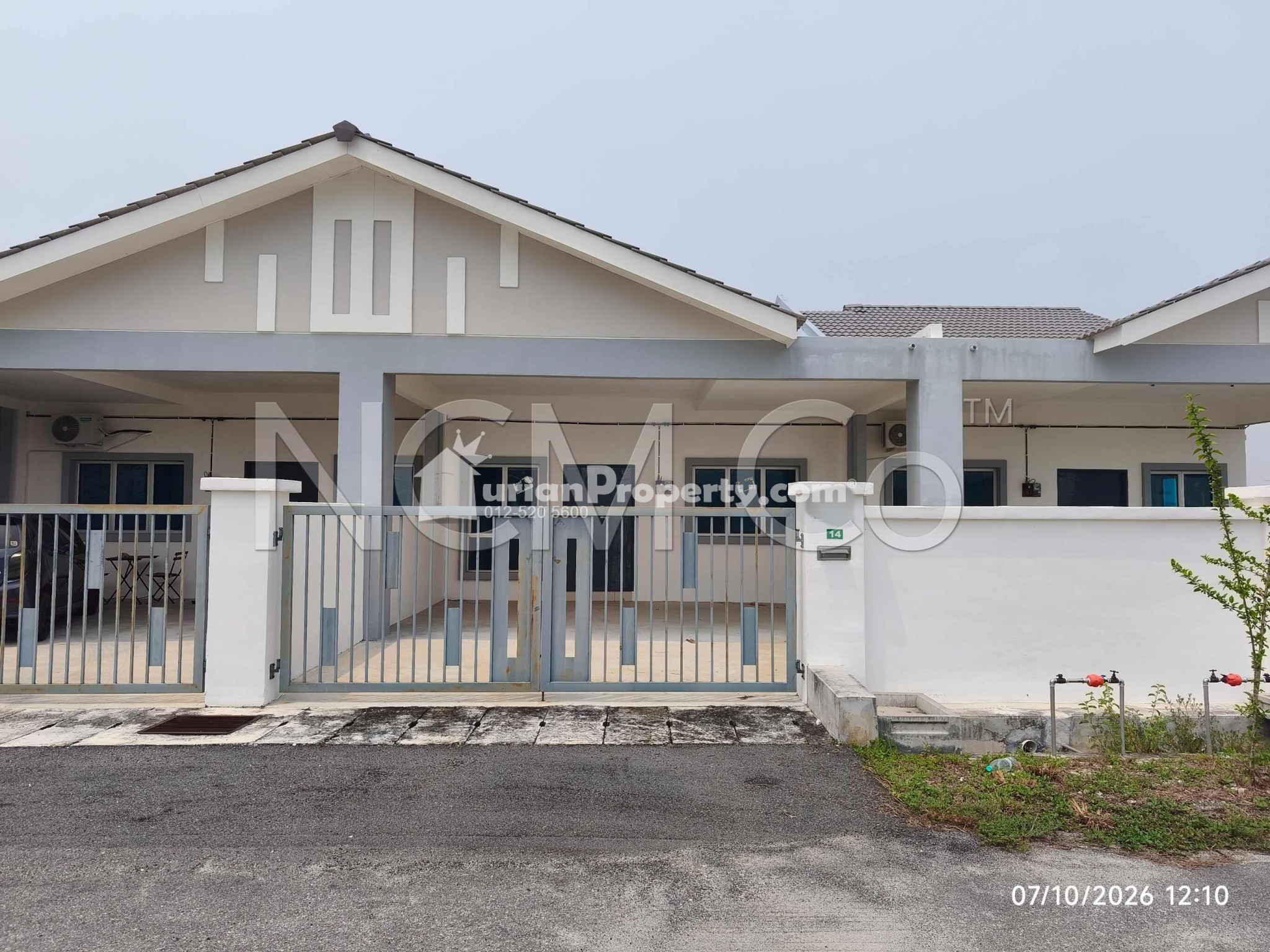 Terrace House For Auction at Bandar Universiti
