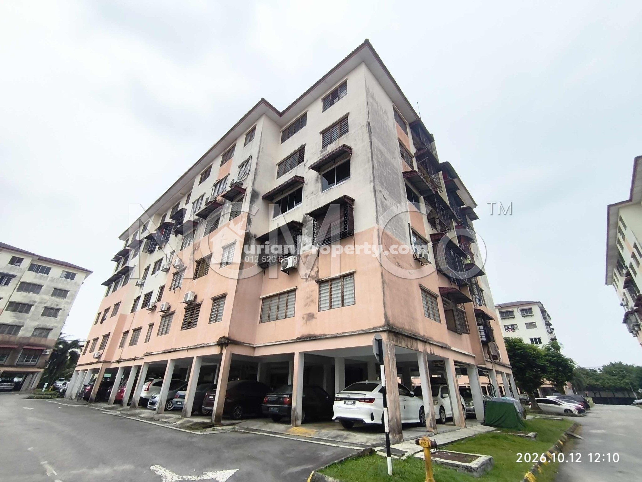 Apartment For Auction at Apartment Melor
