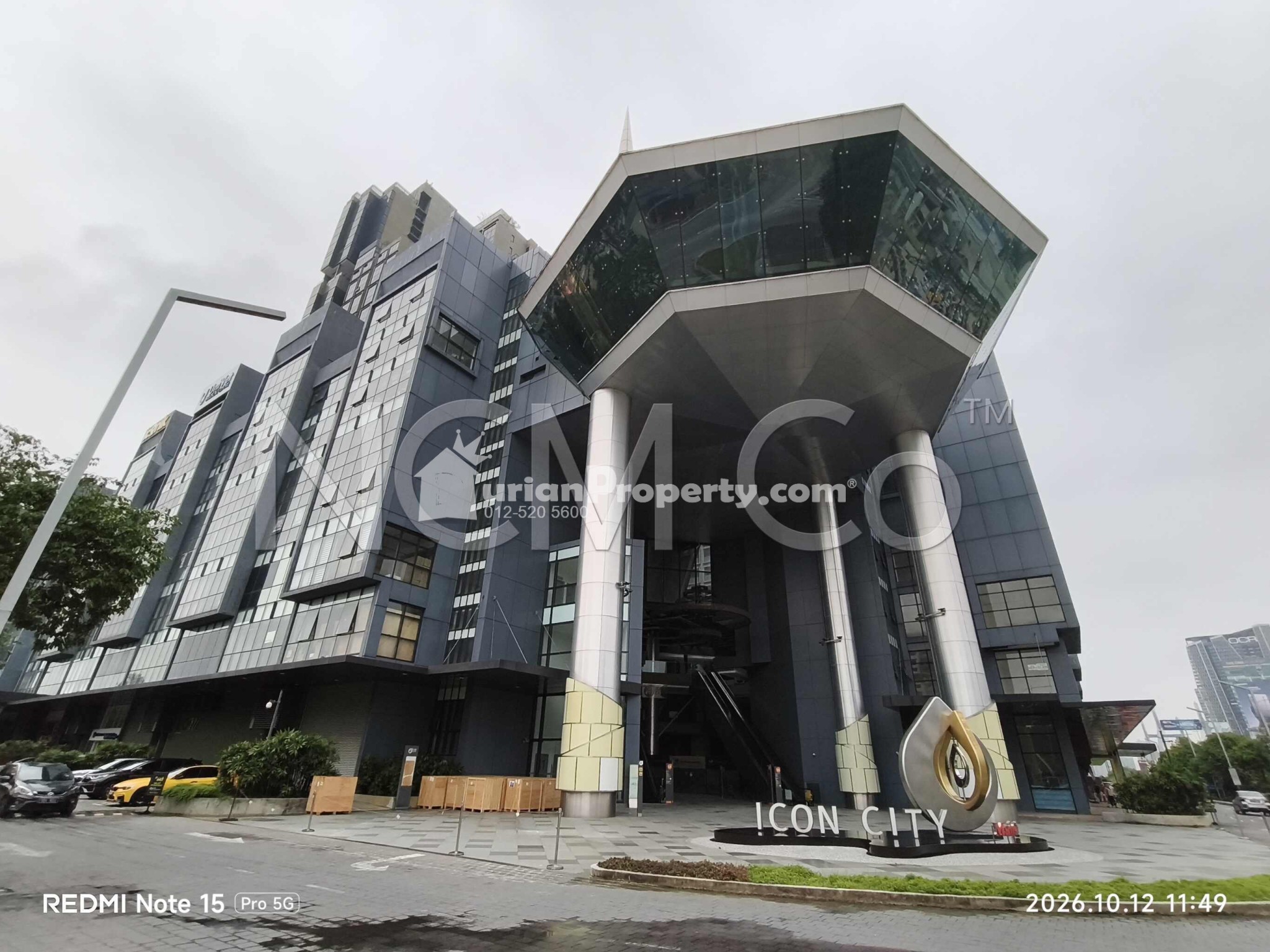 Apartment For Auction at Icon City