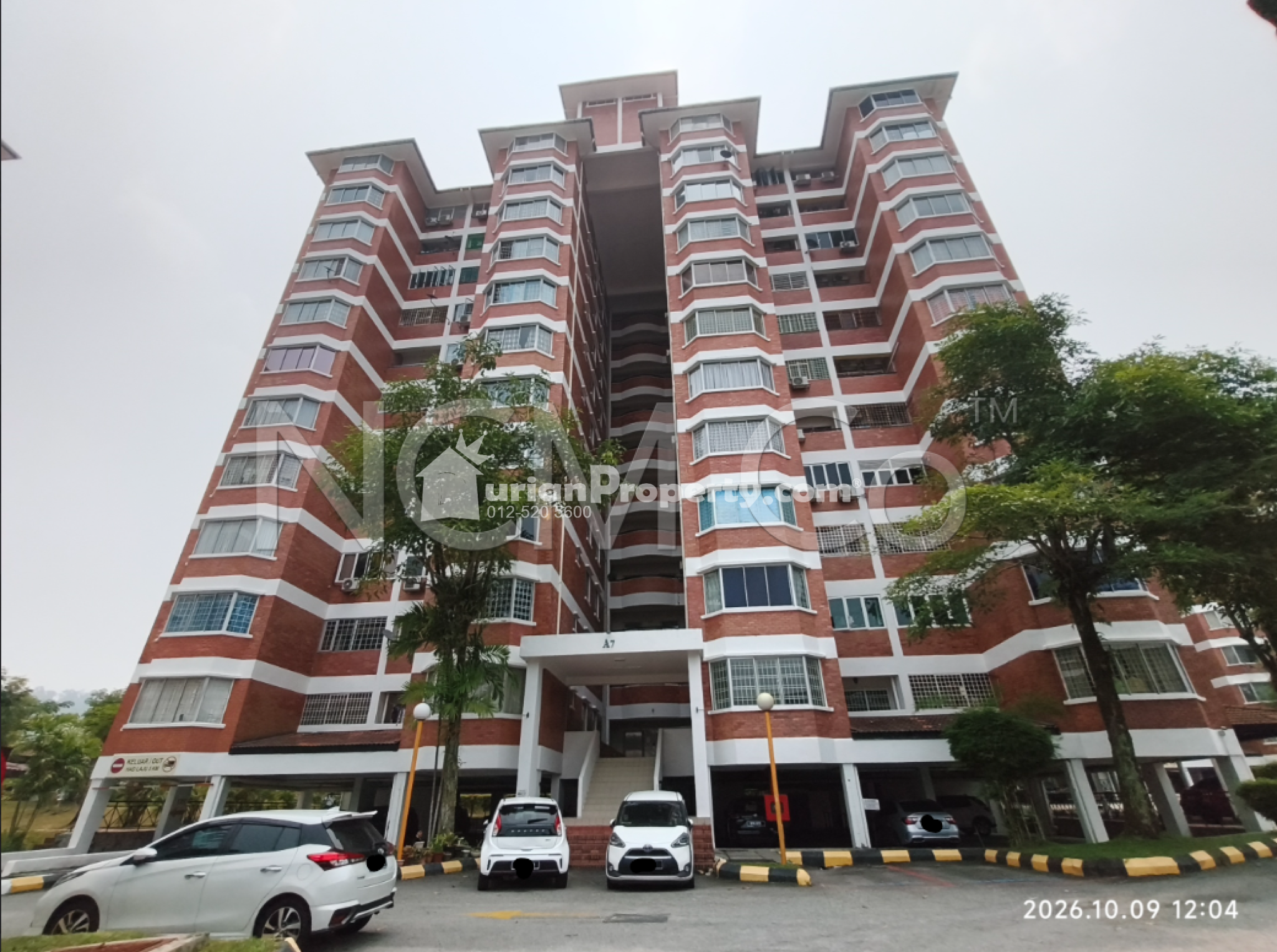 Condo For Auction at Green Acre Park