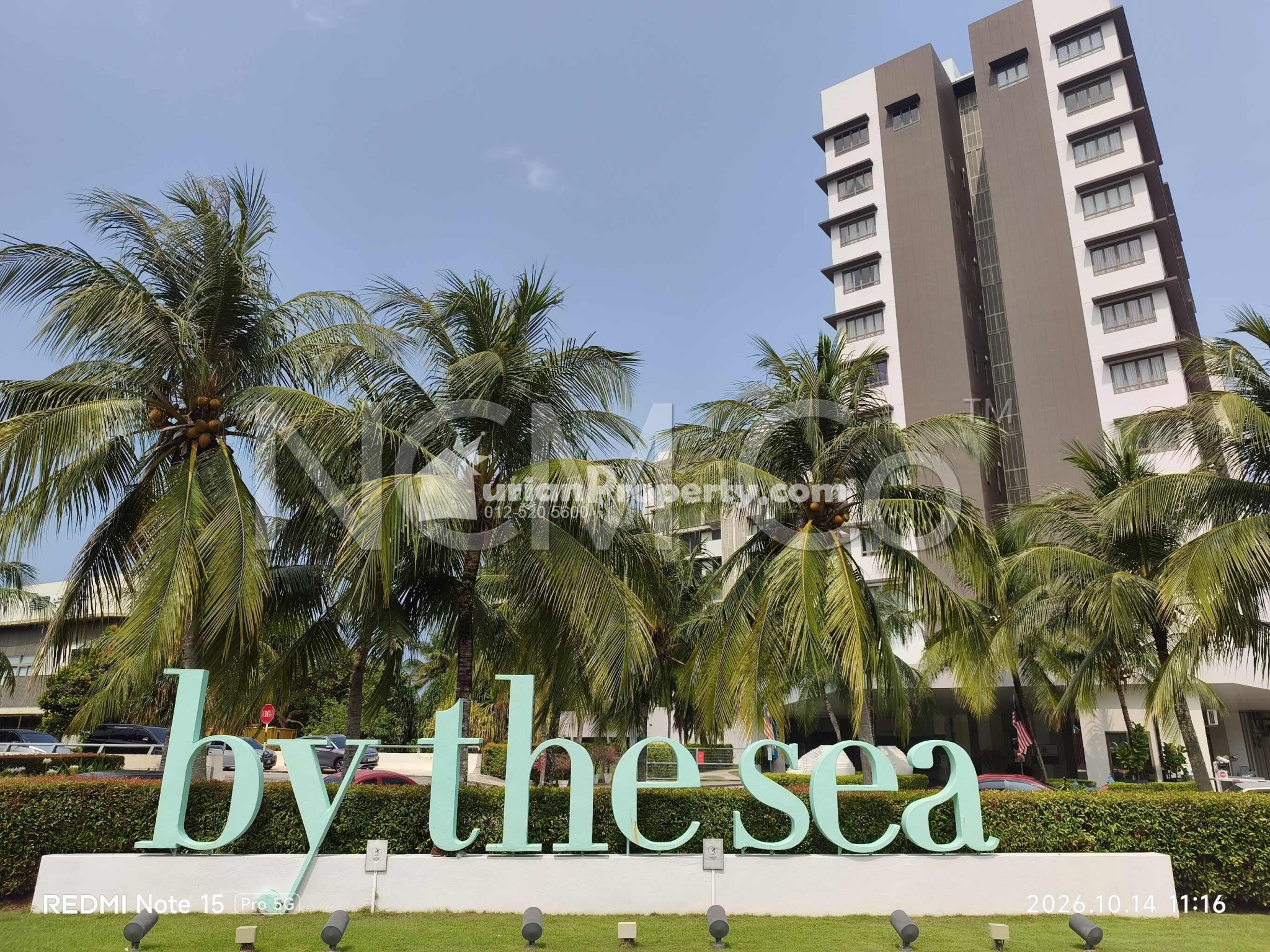 Apartment For Auction at By The Sea