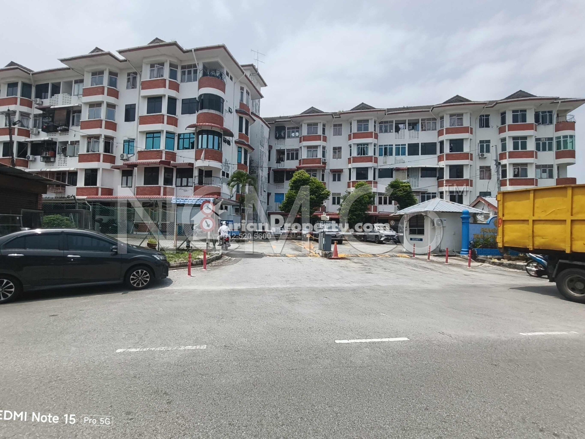 Flat For Auction at Flat Uda