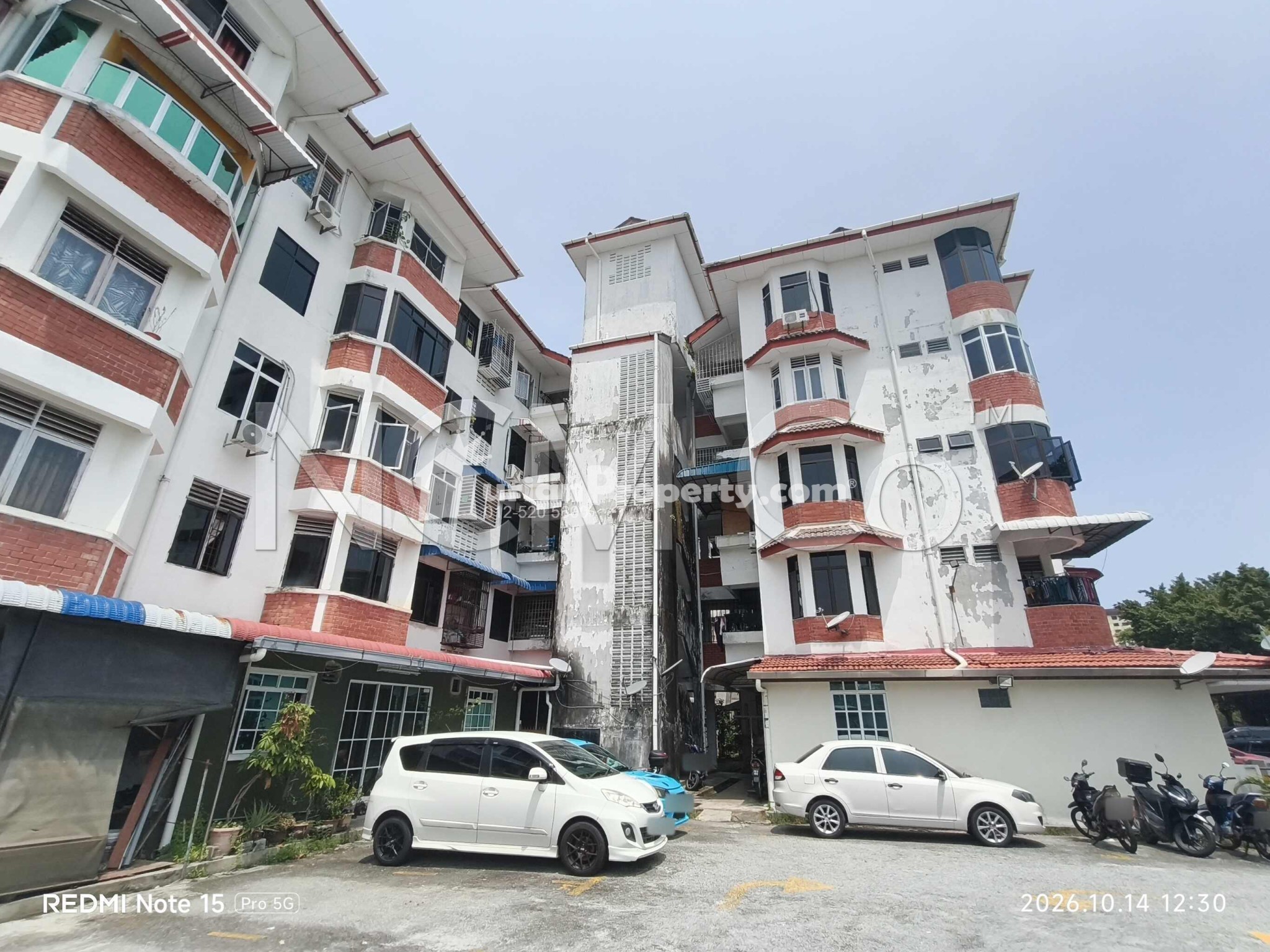 Flat For Auction at Flat Uda