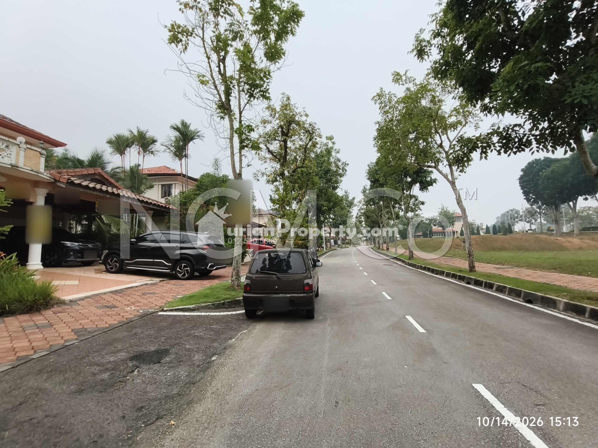 Bungalow House For Auction at Precinct 10