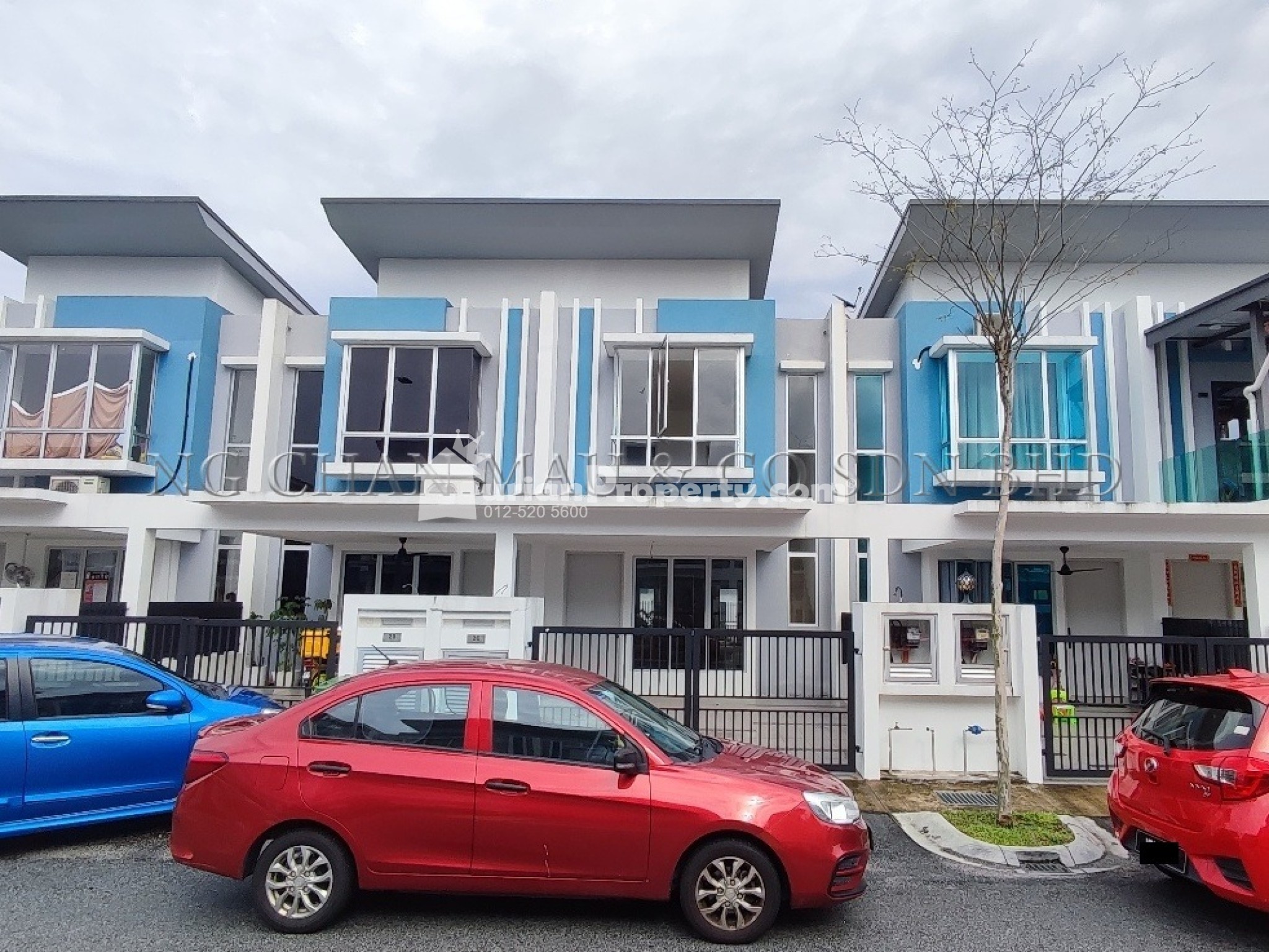 Terrace House For Auction at Acacia Park