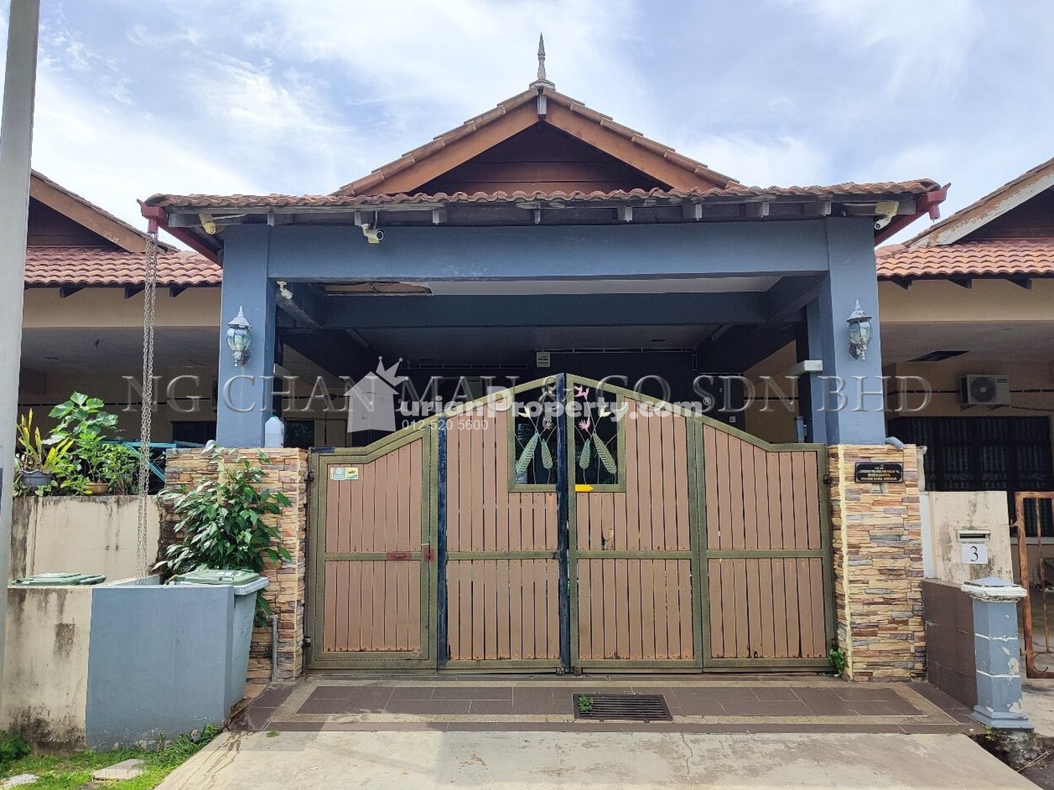 Terrace House For Auction at Kampung Pelindung