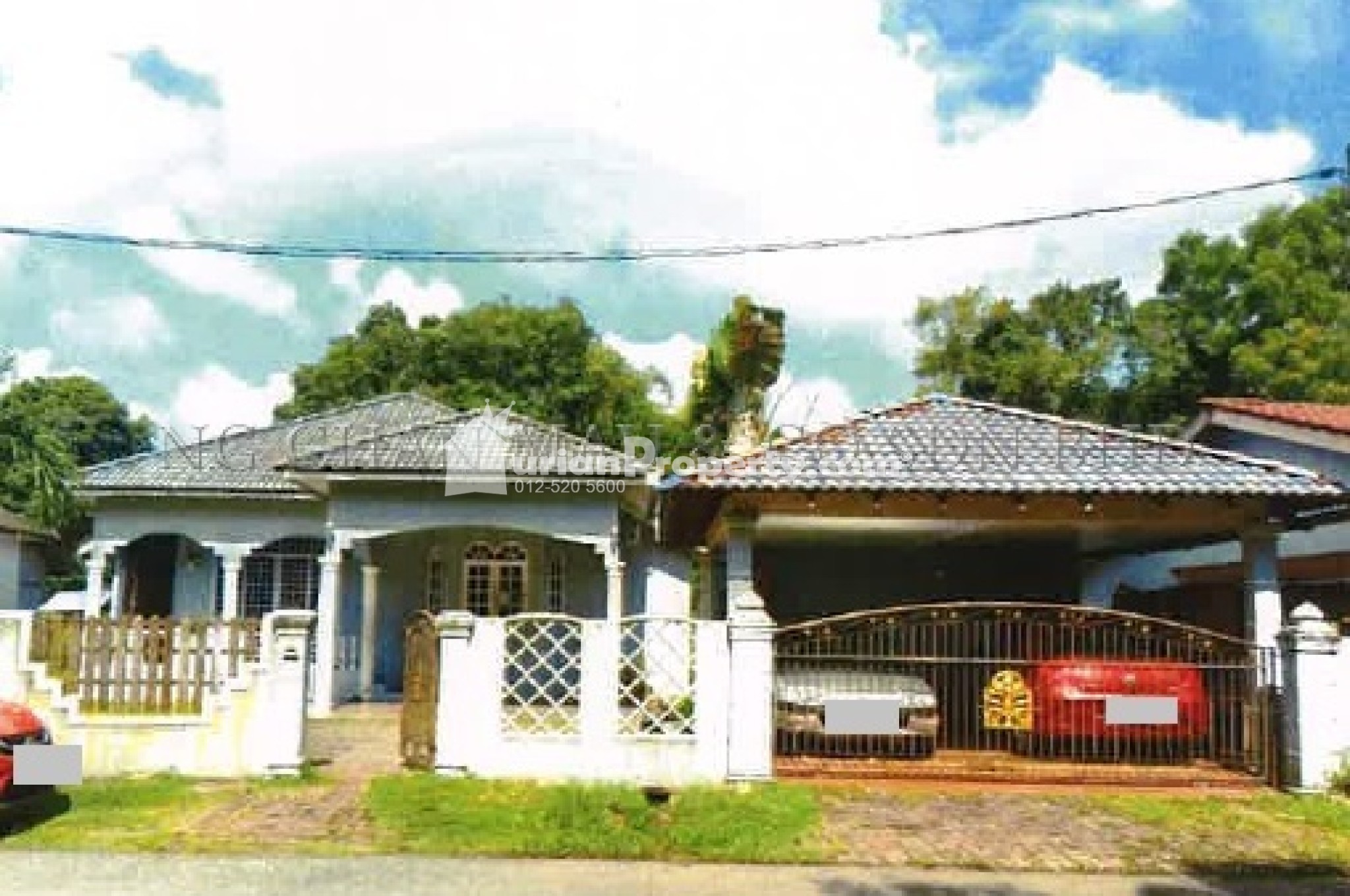 Bungalow House For Auction at Dungun