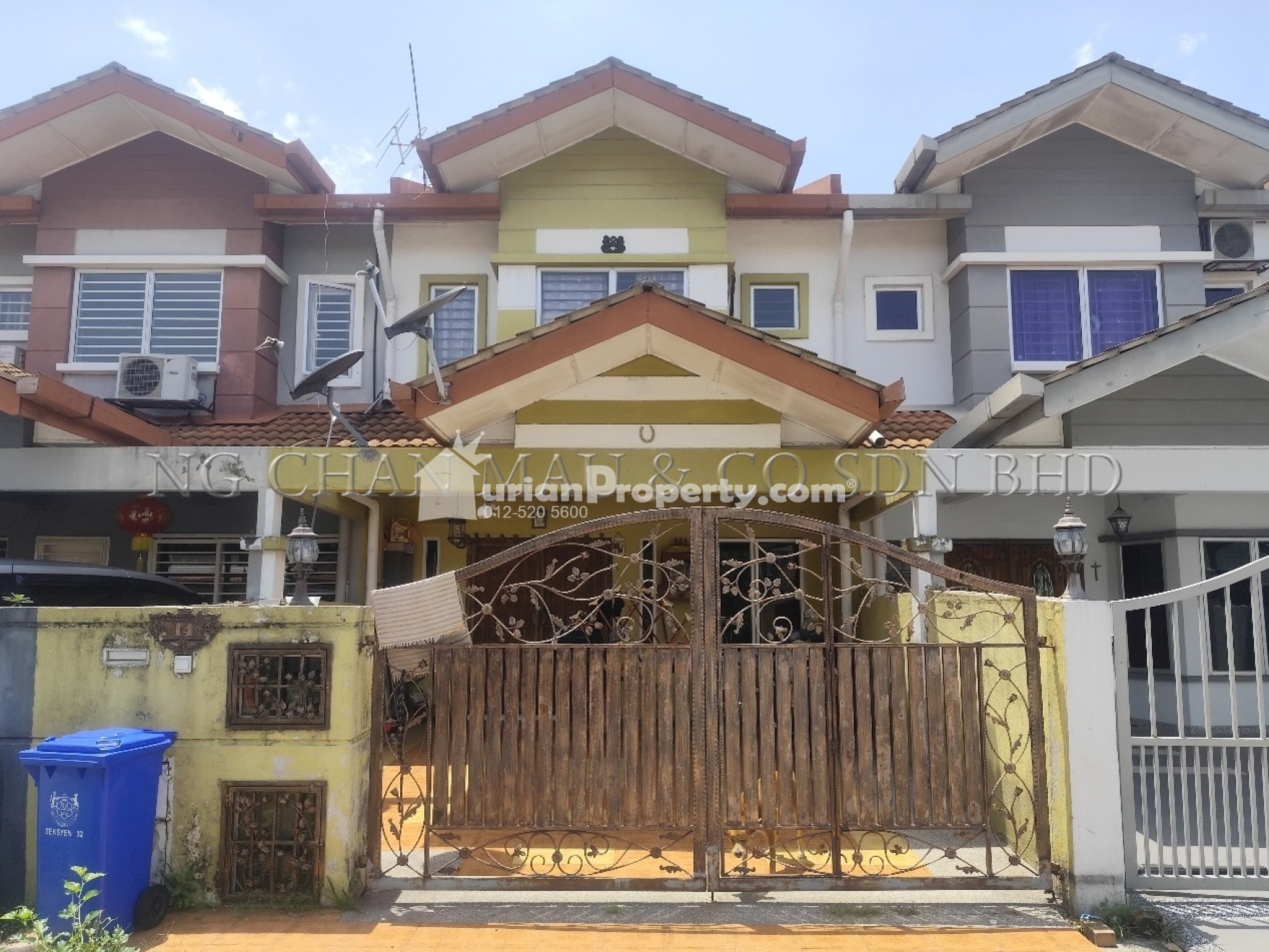 Terrace House For Auction at Kemuning Greenhills