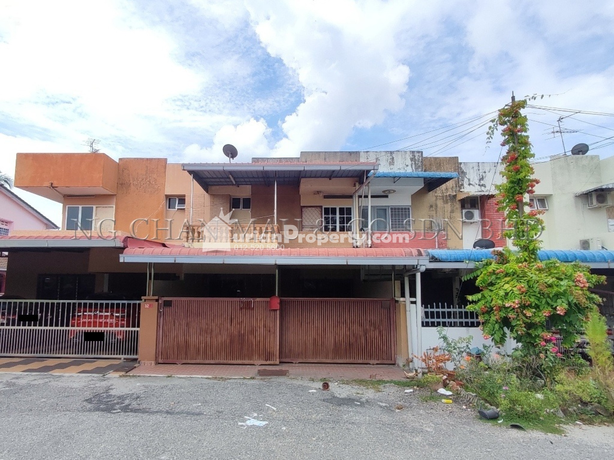 Terrace House For Auction at Teluk Intan