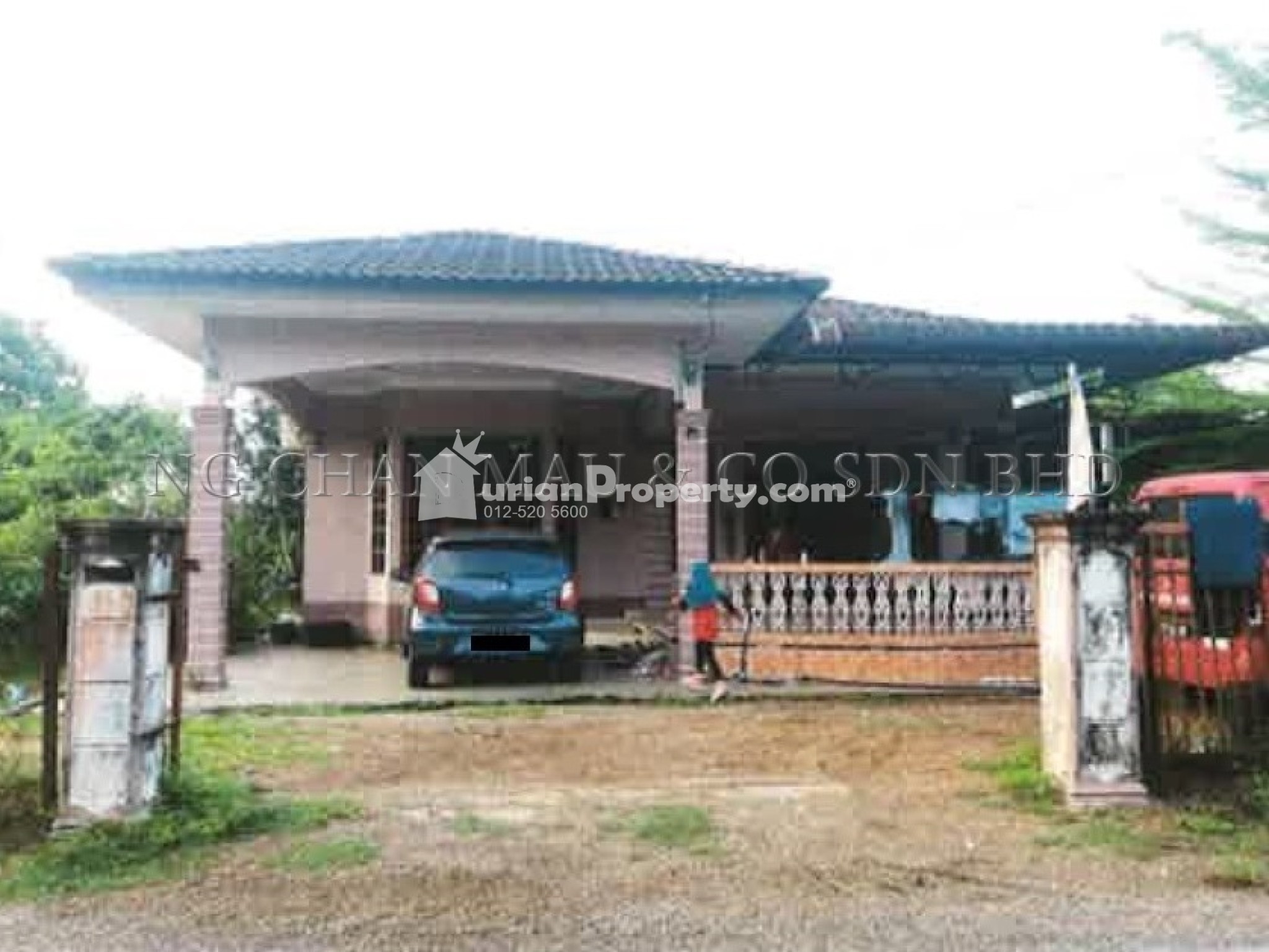 Bungalow House For Auction at Kampung Pantai Ali