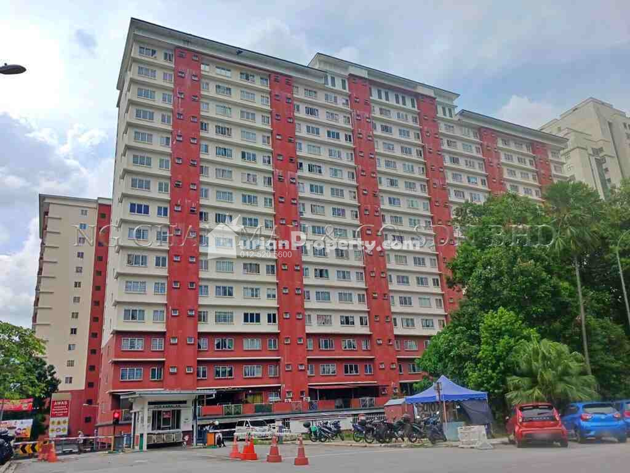 Apartment For Auction at The Lumayan