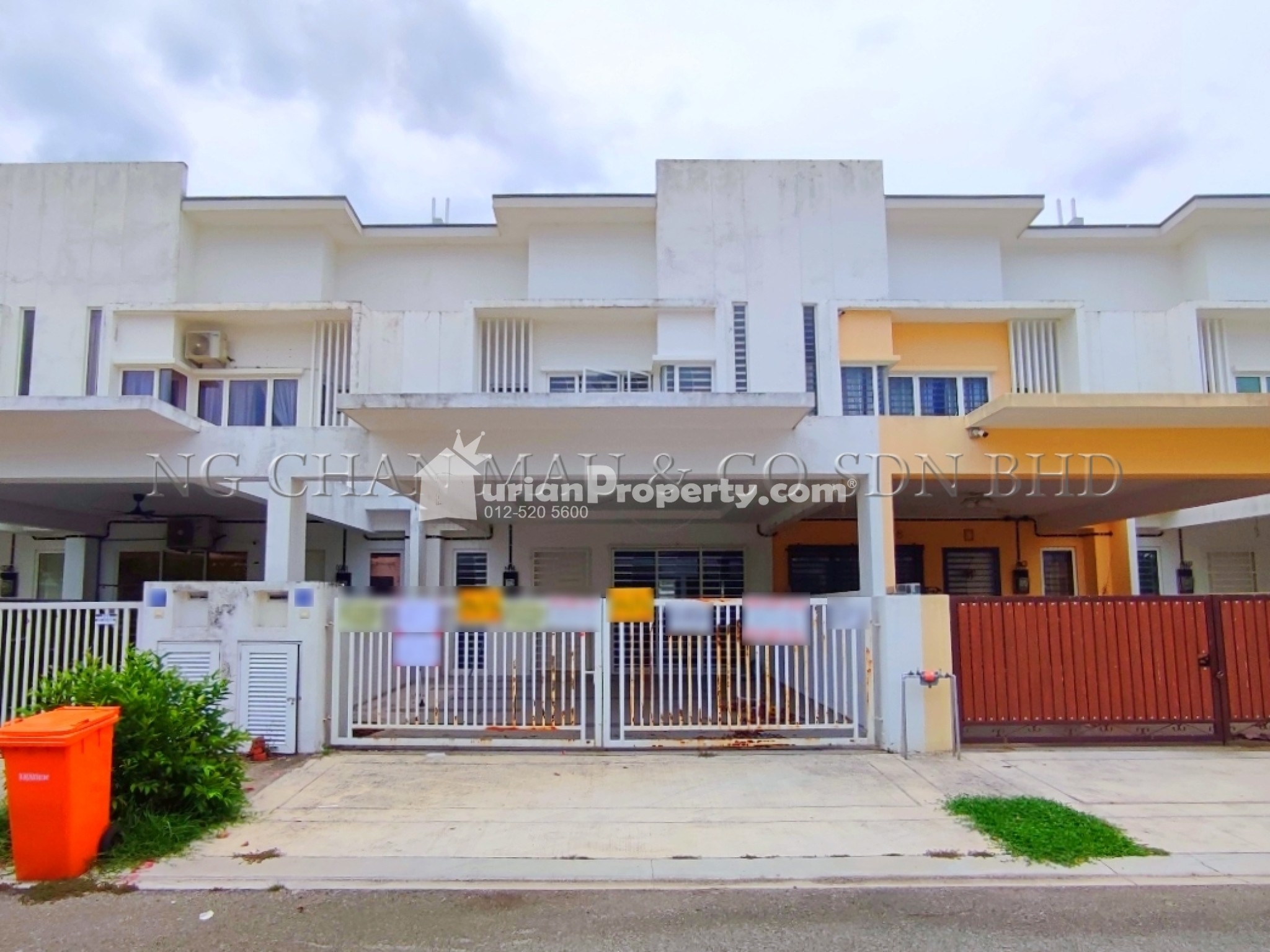 Terrace House For Auction at Suriaman