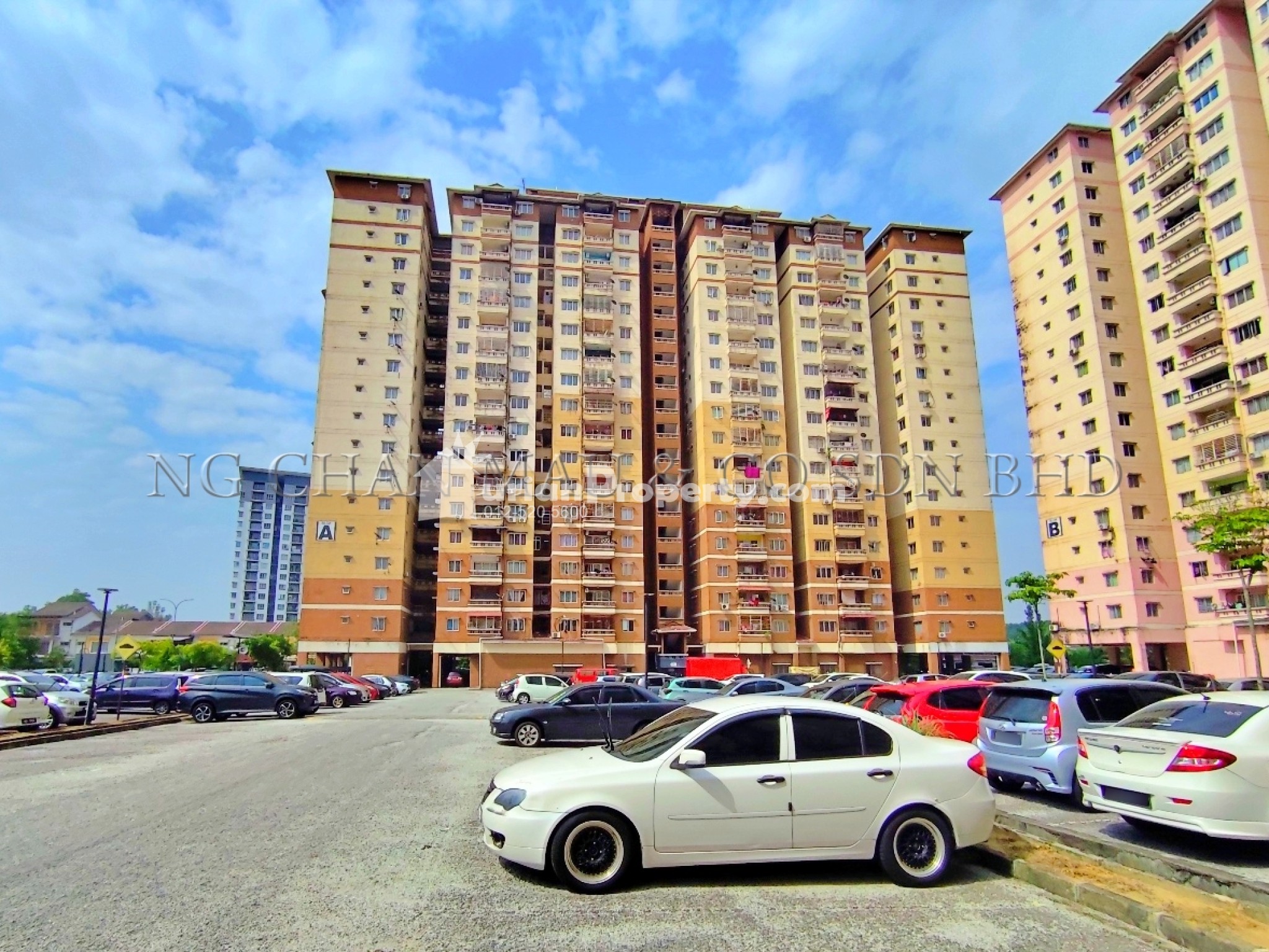 Apartment For Auction at Laguna Biru