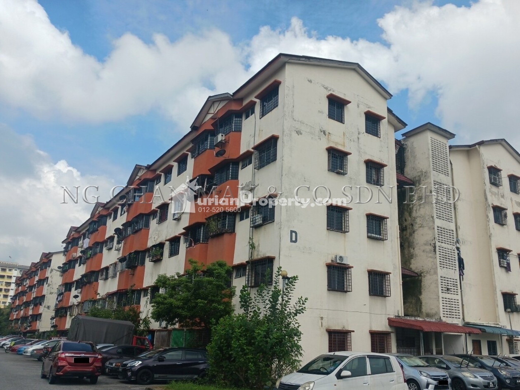 Apartment For Auction at Taman Sri Manja