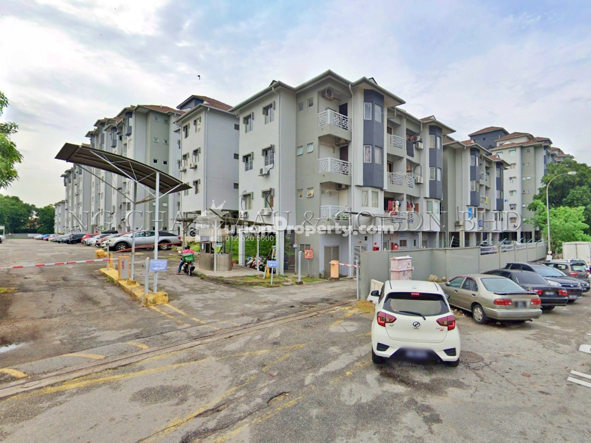 Apartment For Auction at Pelangi Court