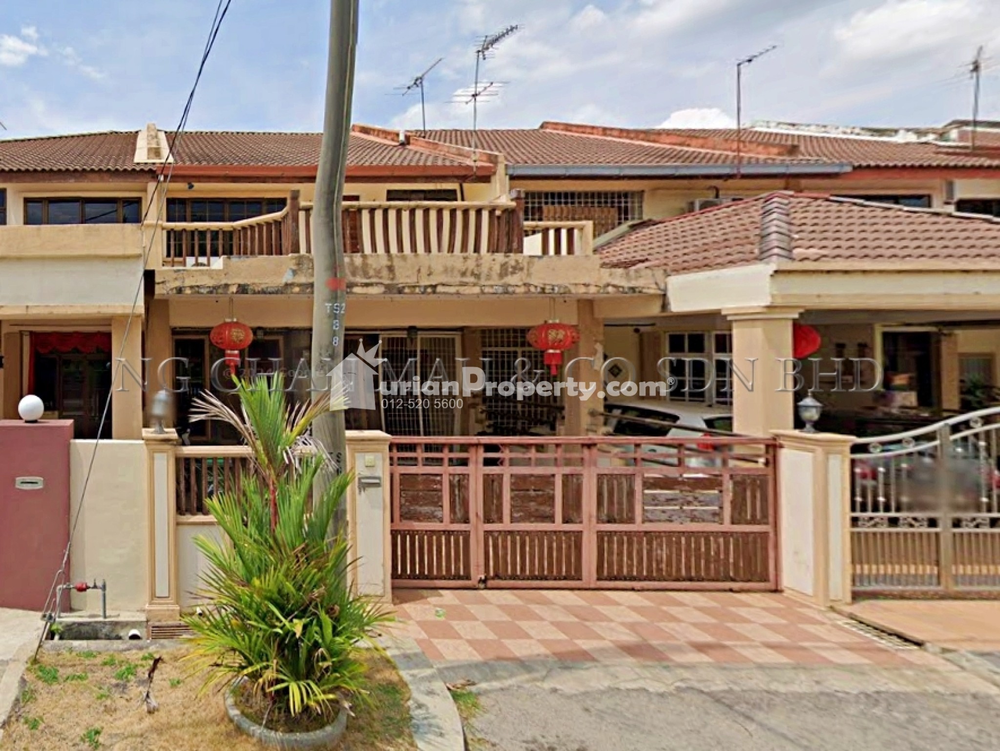 Terrace House For Auction at Taman Shahab