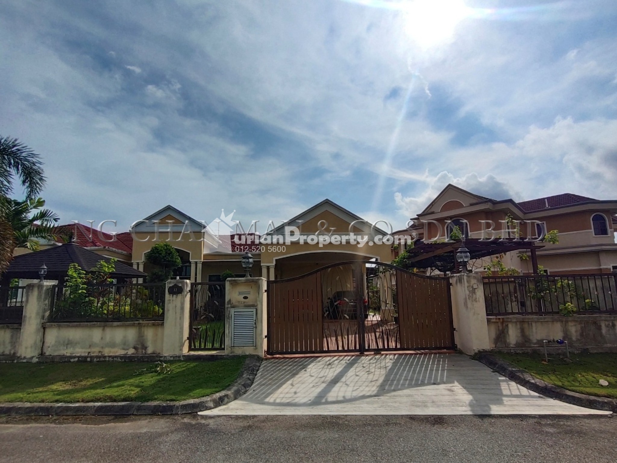 Bungalow House For Auction at Kota Warisan