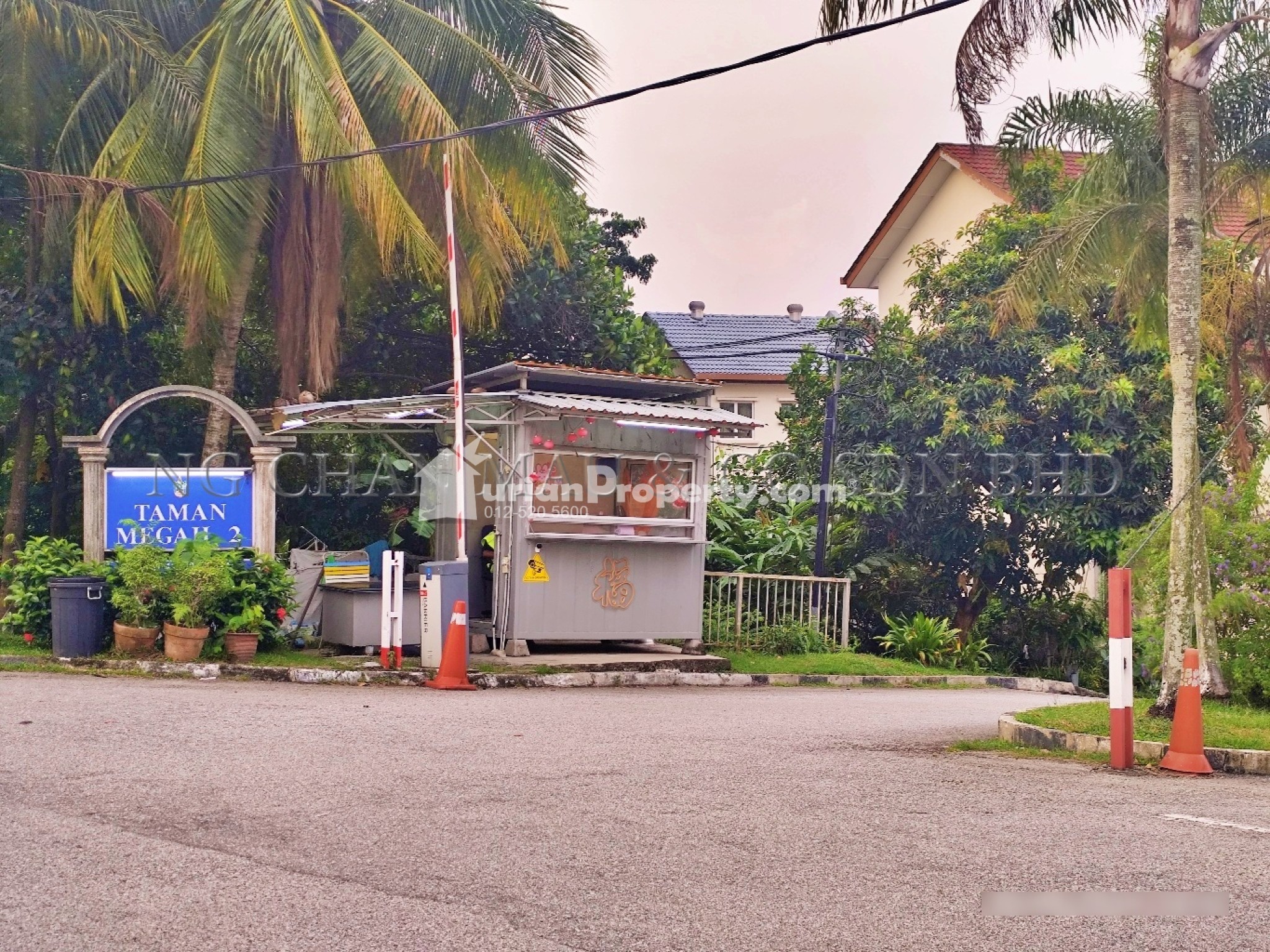 Terrace House For Auction at Taman Megah 2