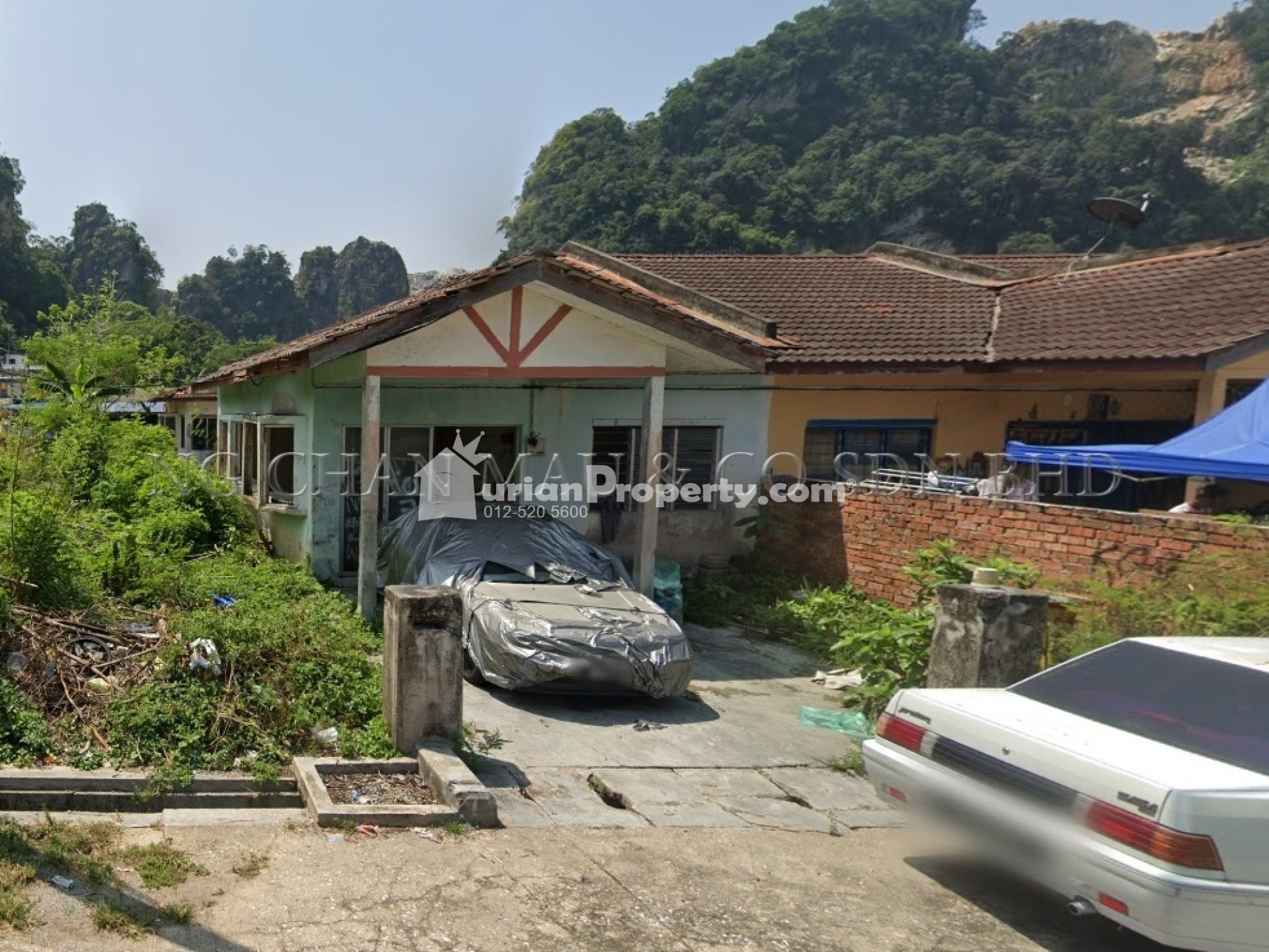 Terrace House For Auction at Taman Dovenby