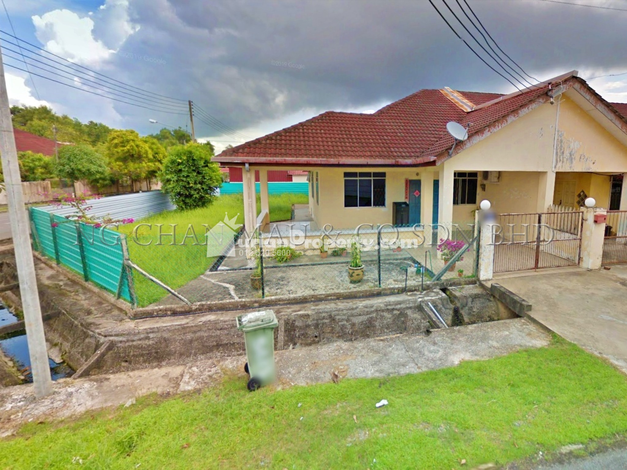 Terrace House For Auction at Lutong