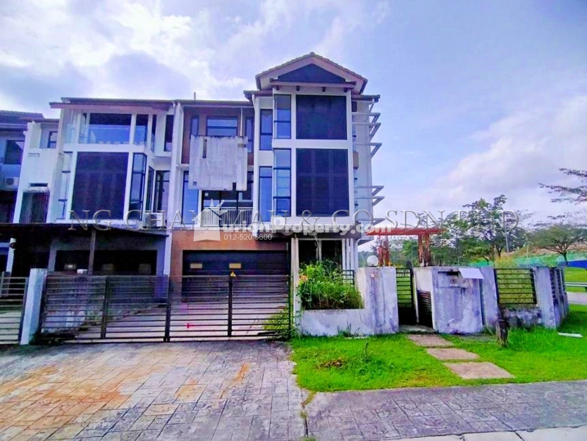 Terrace House For Auction at Denai Alam