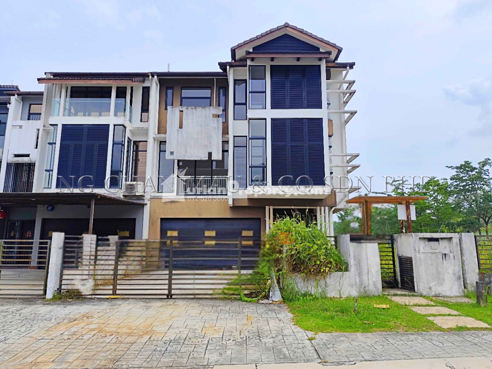 Terrace House For Auction at Denai Alam