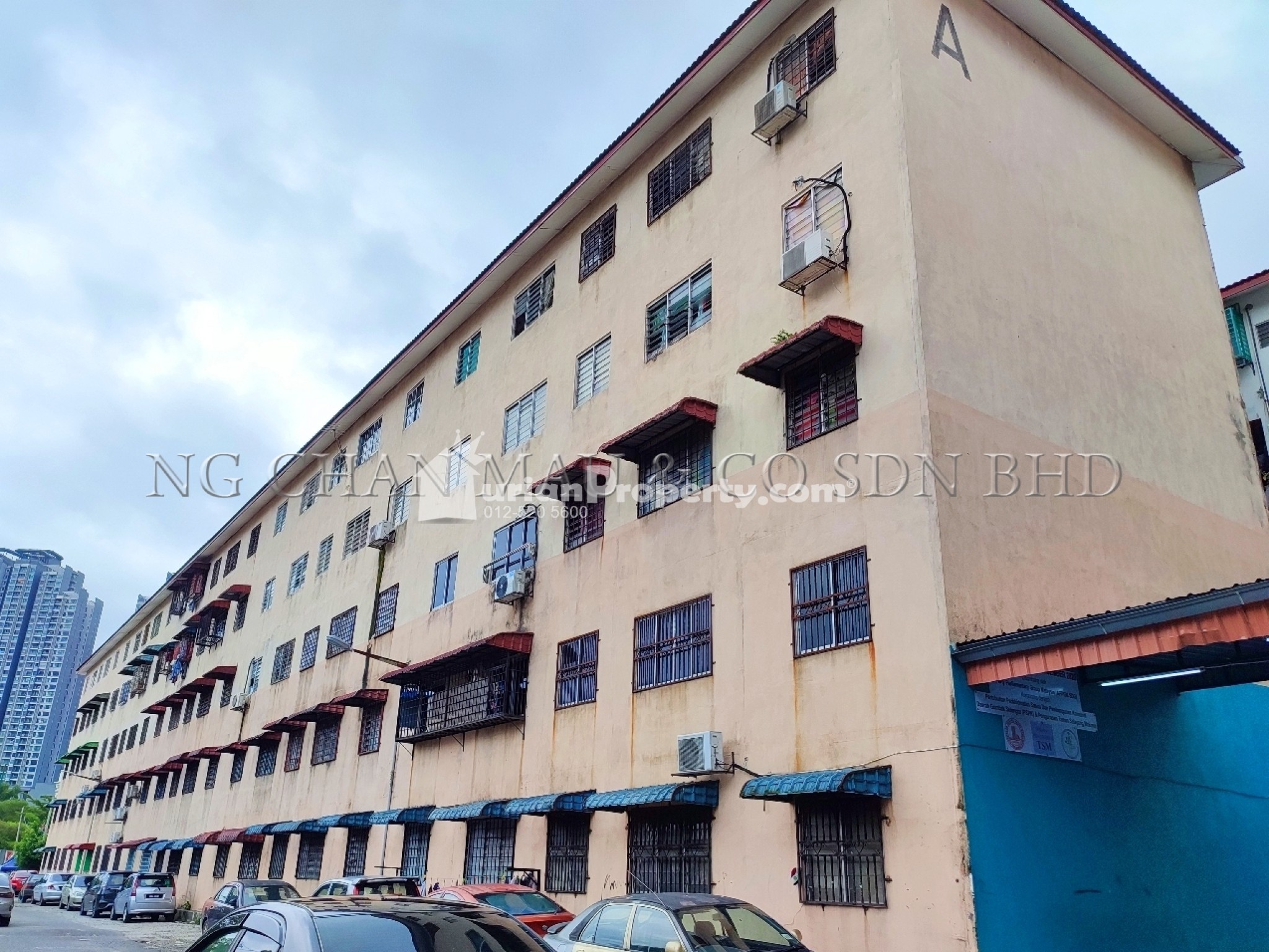 Apartment For Auction at Selayang Makmur Apartment