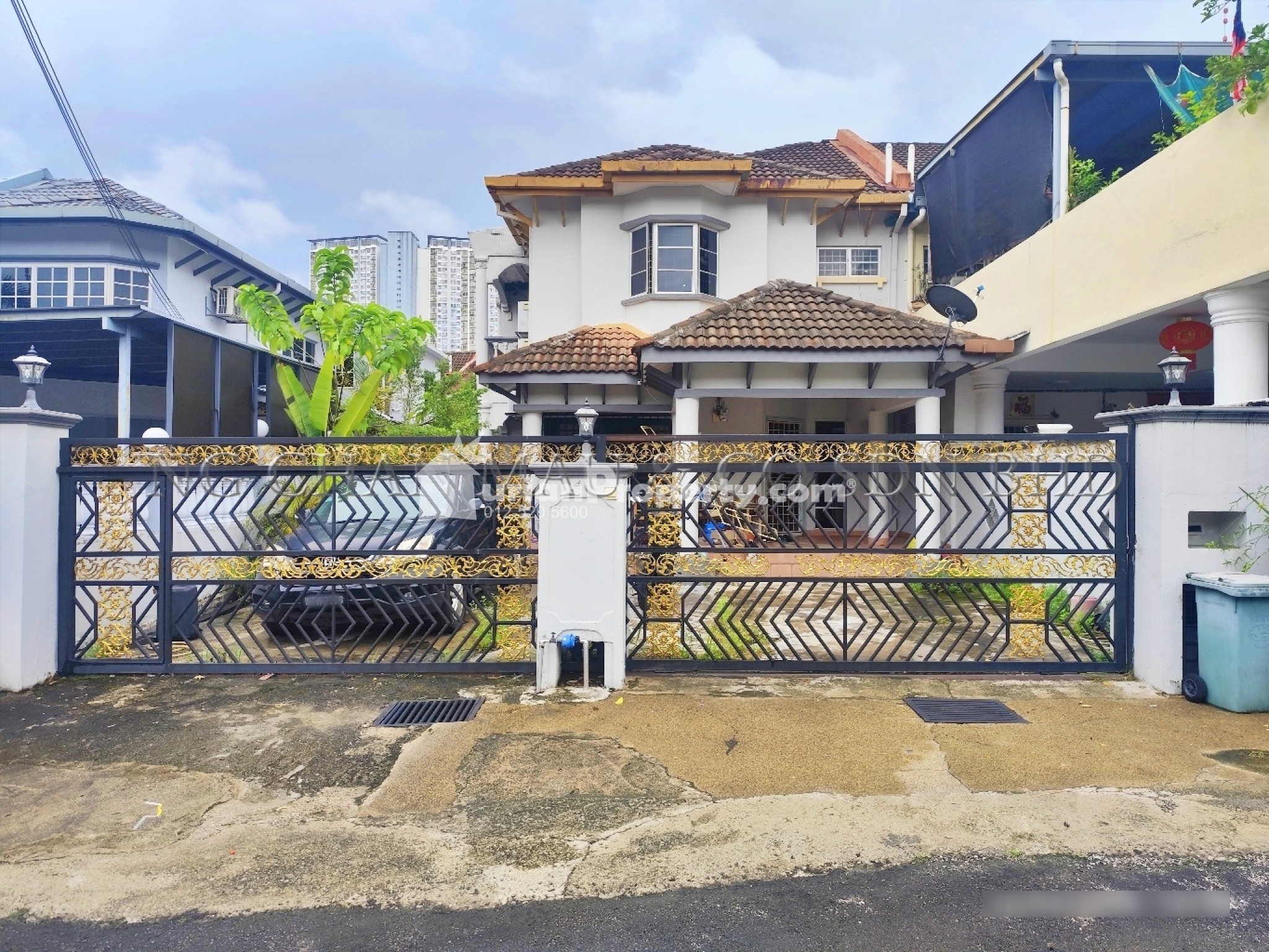 Terrace House For Auction at Damai Bakti